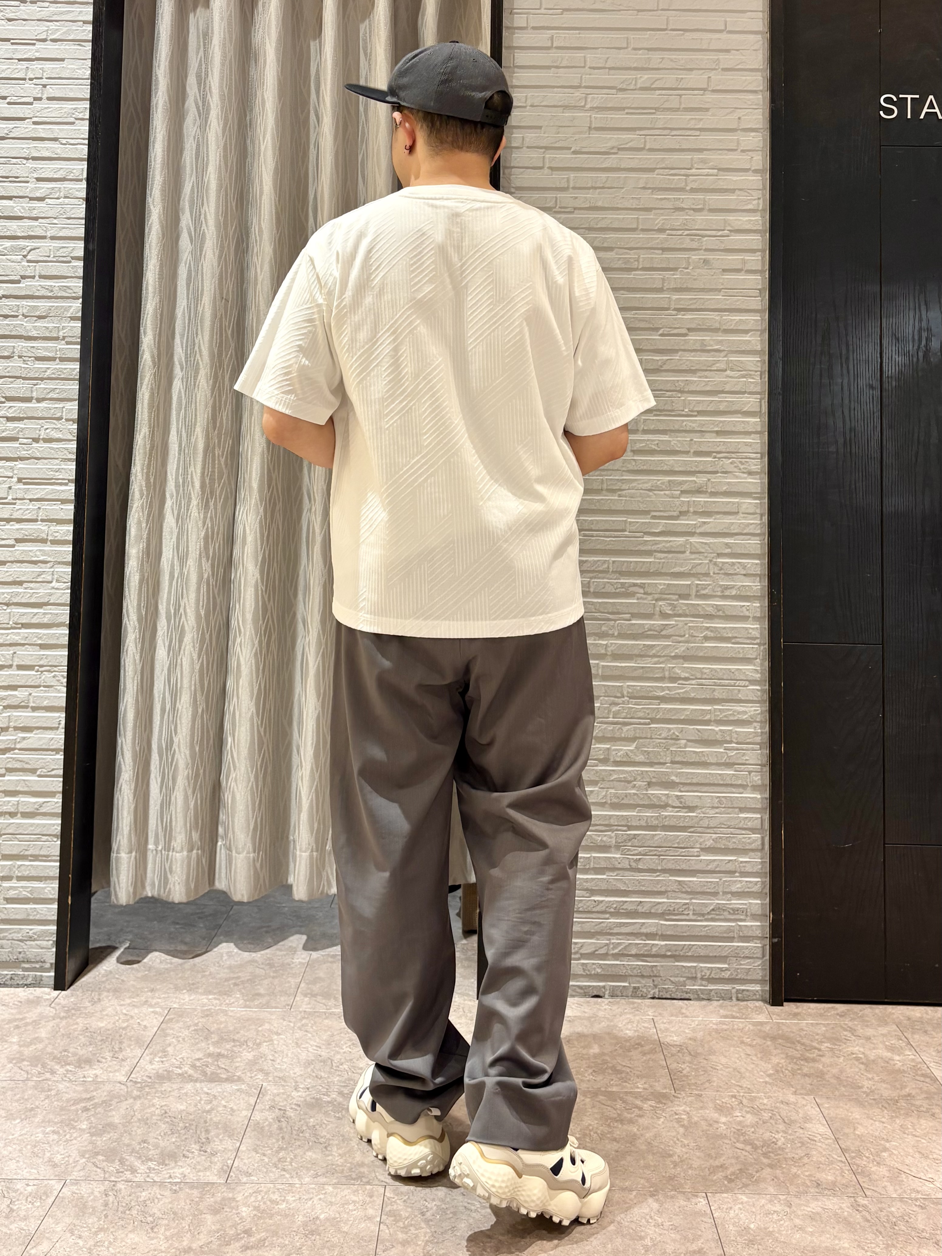 Pーyamaさんの「THE SHOP TK｜LITE TEX バンドカラー半袖シャツ 接触冷感/吸水速乾/UVカット/アンチピリング/イージーケ」を使ったコーディネート
