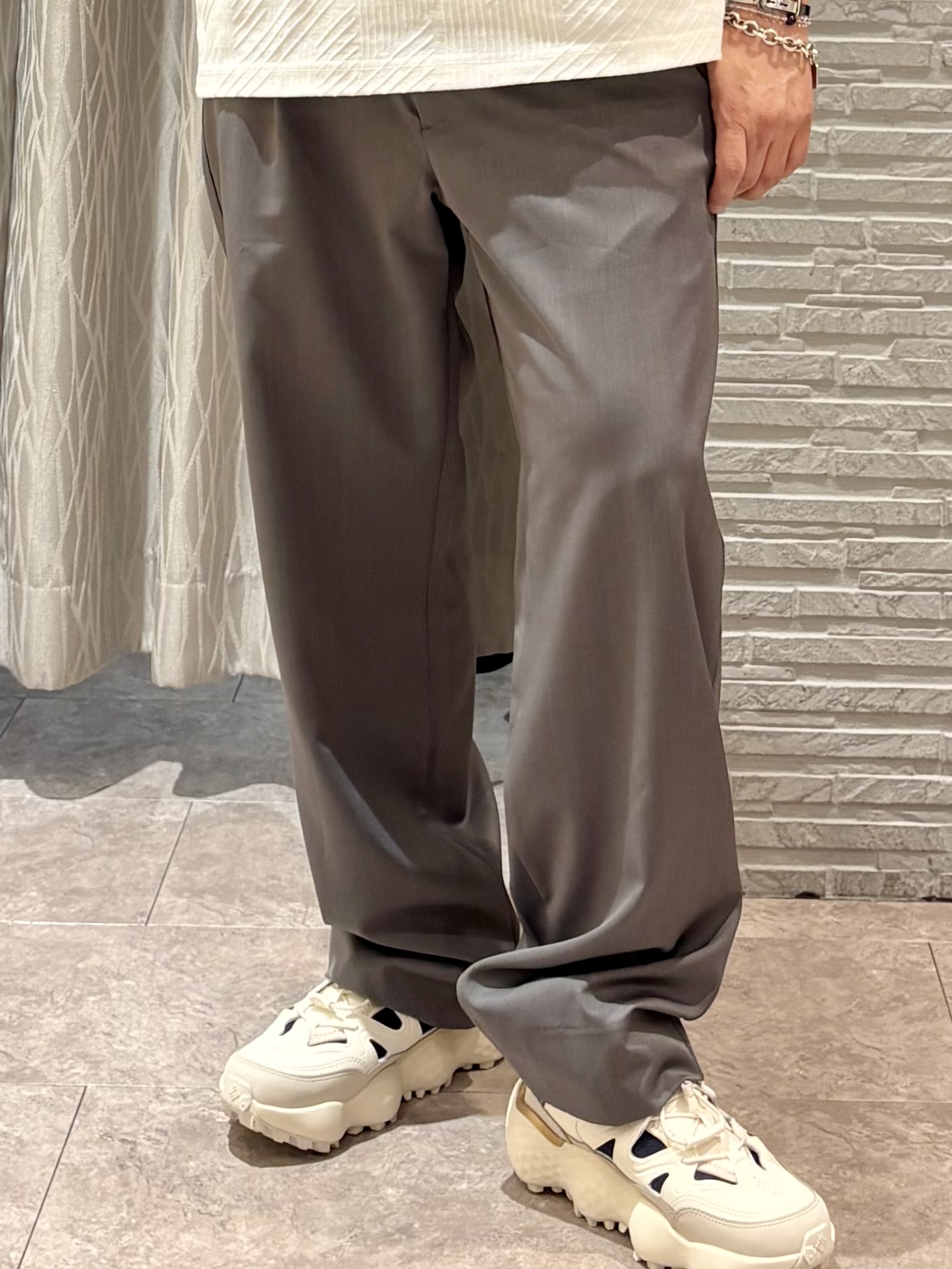 Pーyamaさんの「THE SHOP TK｜LITE TEX バンドカラー半袖シャツ 接触冷感/吸水速乾/UVカット/アンチピリング/イージーケ」を使ったコーディネート