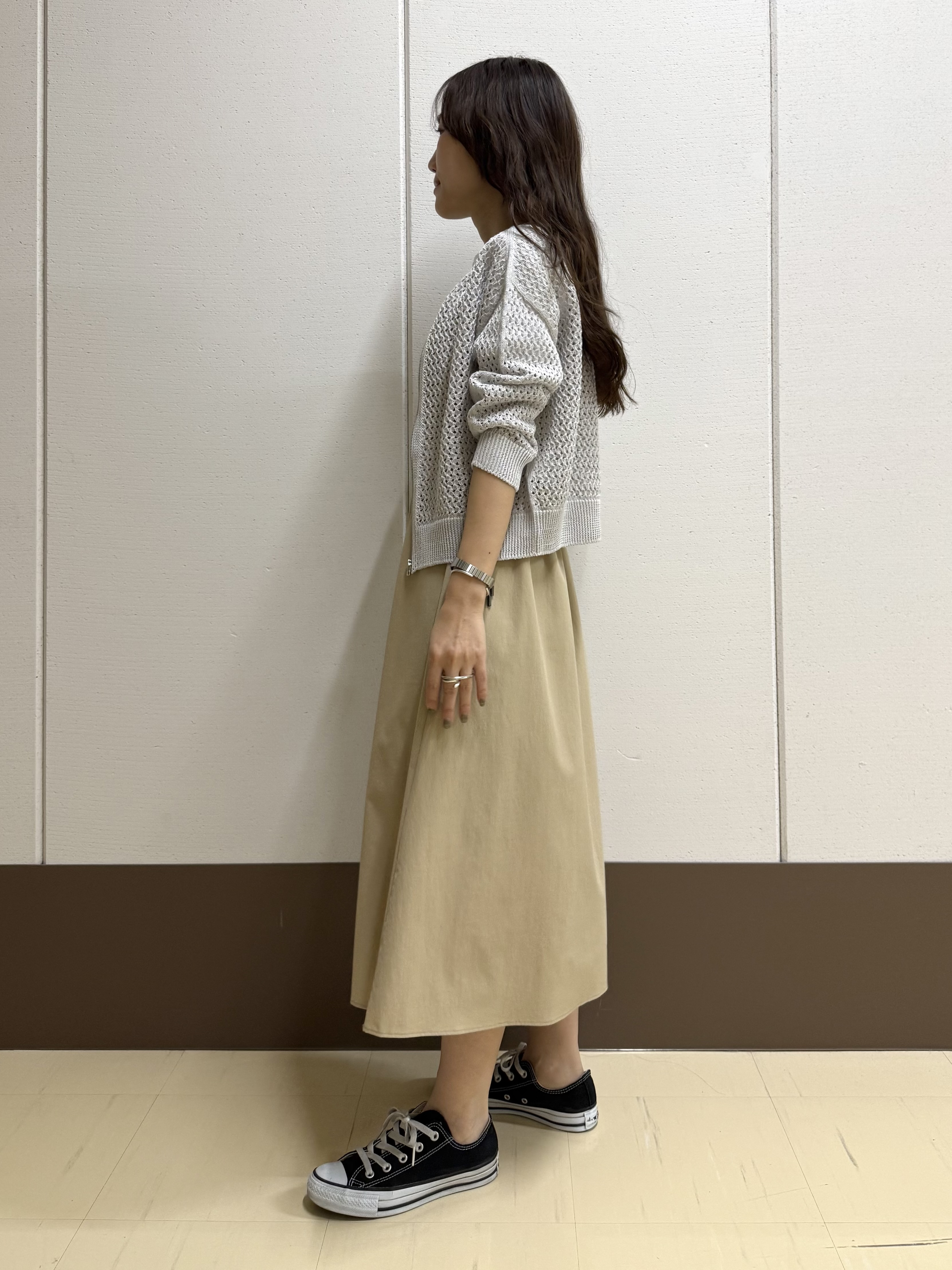 mamiさんの「INDIVI｜【洗える／コットン】メッシュジップニットカーディガン」を使ったコーディネート