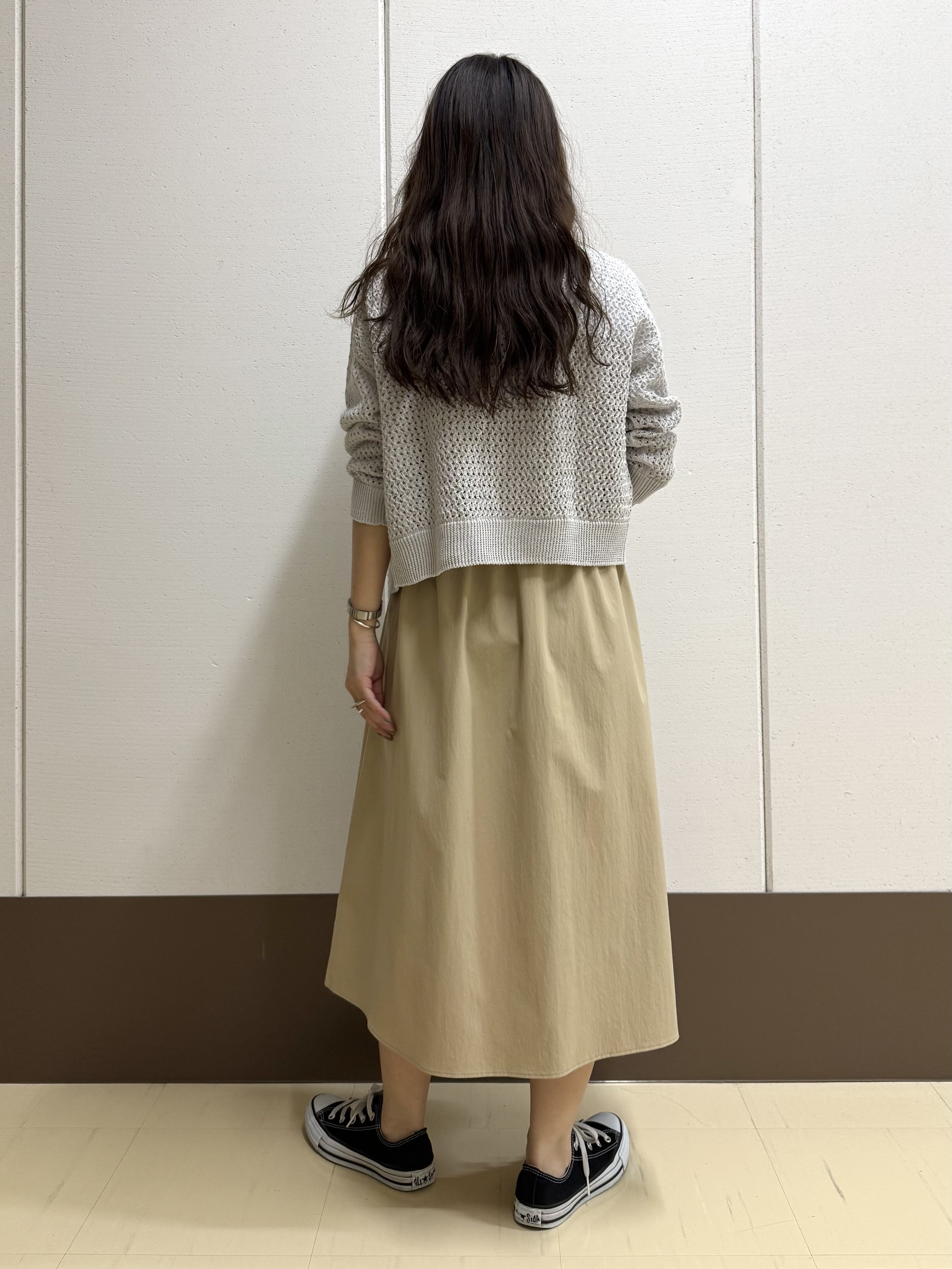 mamiさんの「INDIVI｜【洗える／コットン】メッシュジップニットカーディガン」を使ったコーディネート