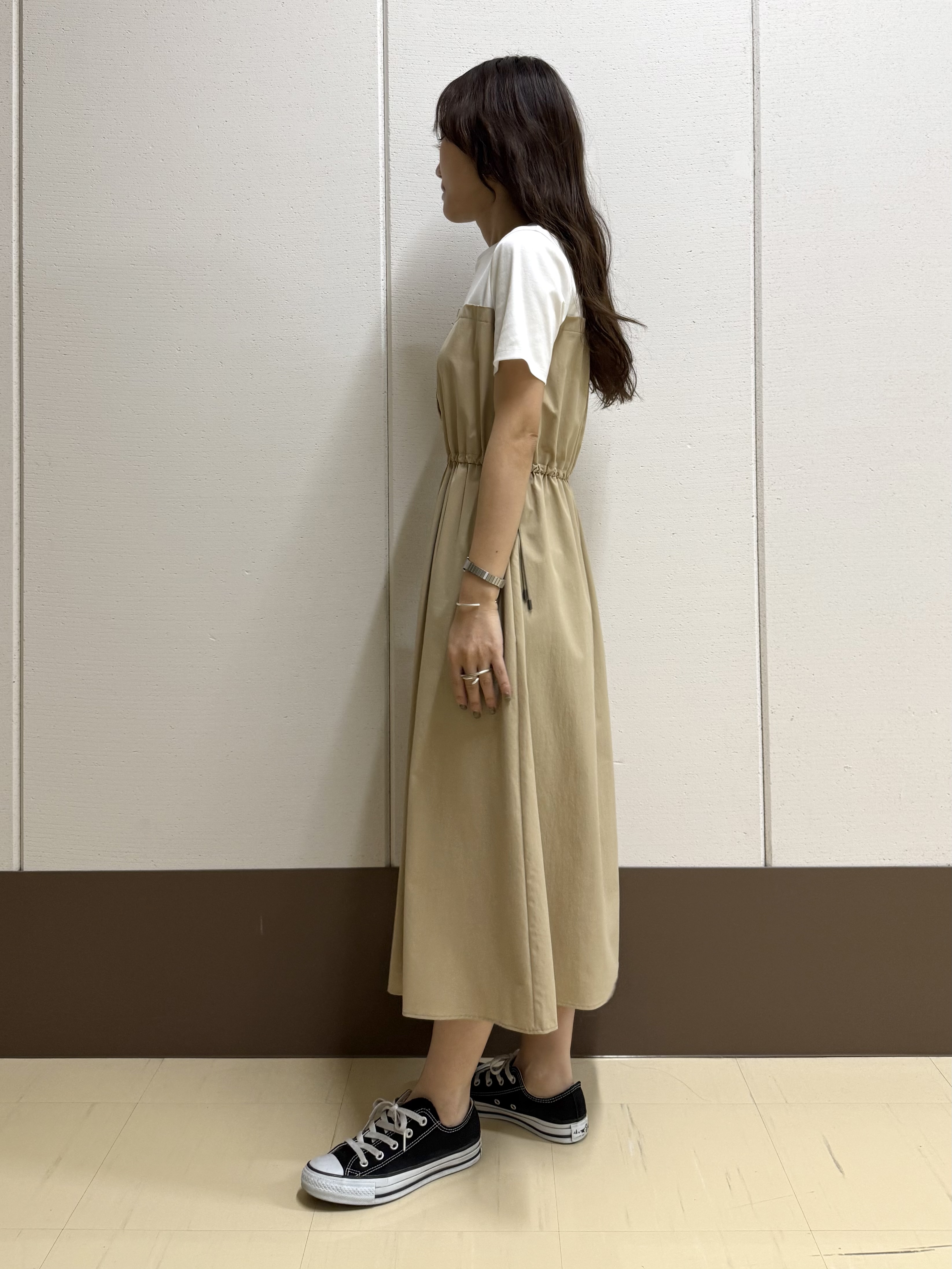 mamiさんの「INDIVI｜【洗える／1枚でキマる／ドロスト付】ビスチェ風ドッキングTワンピース」を使ったコーディネート