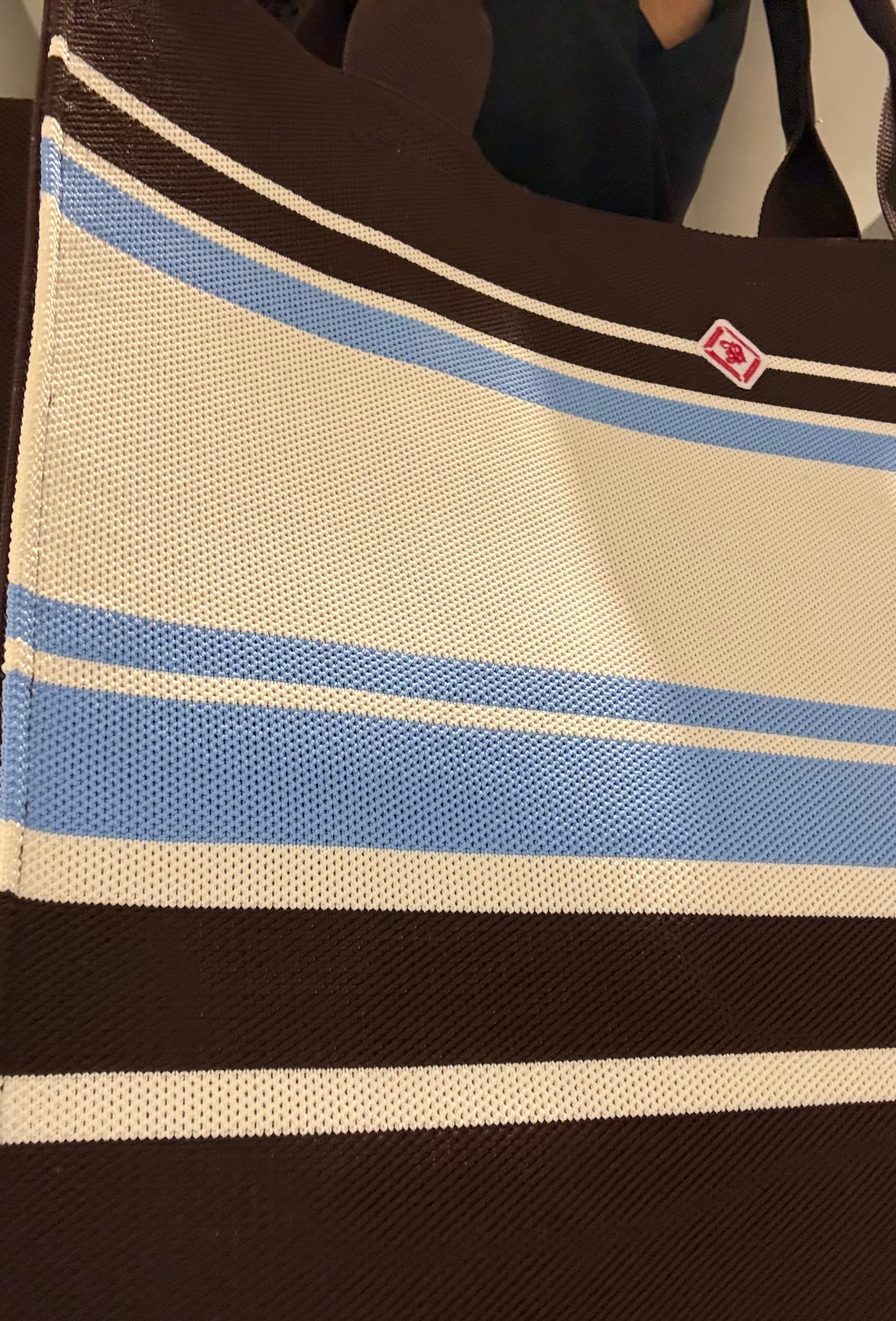 Yamaさんの「DRESSTERIOR｜【撥水/UVカット/接触冷感】バンドカラーフレンチスリーブフリルブラウス」を使ったコーディネート