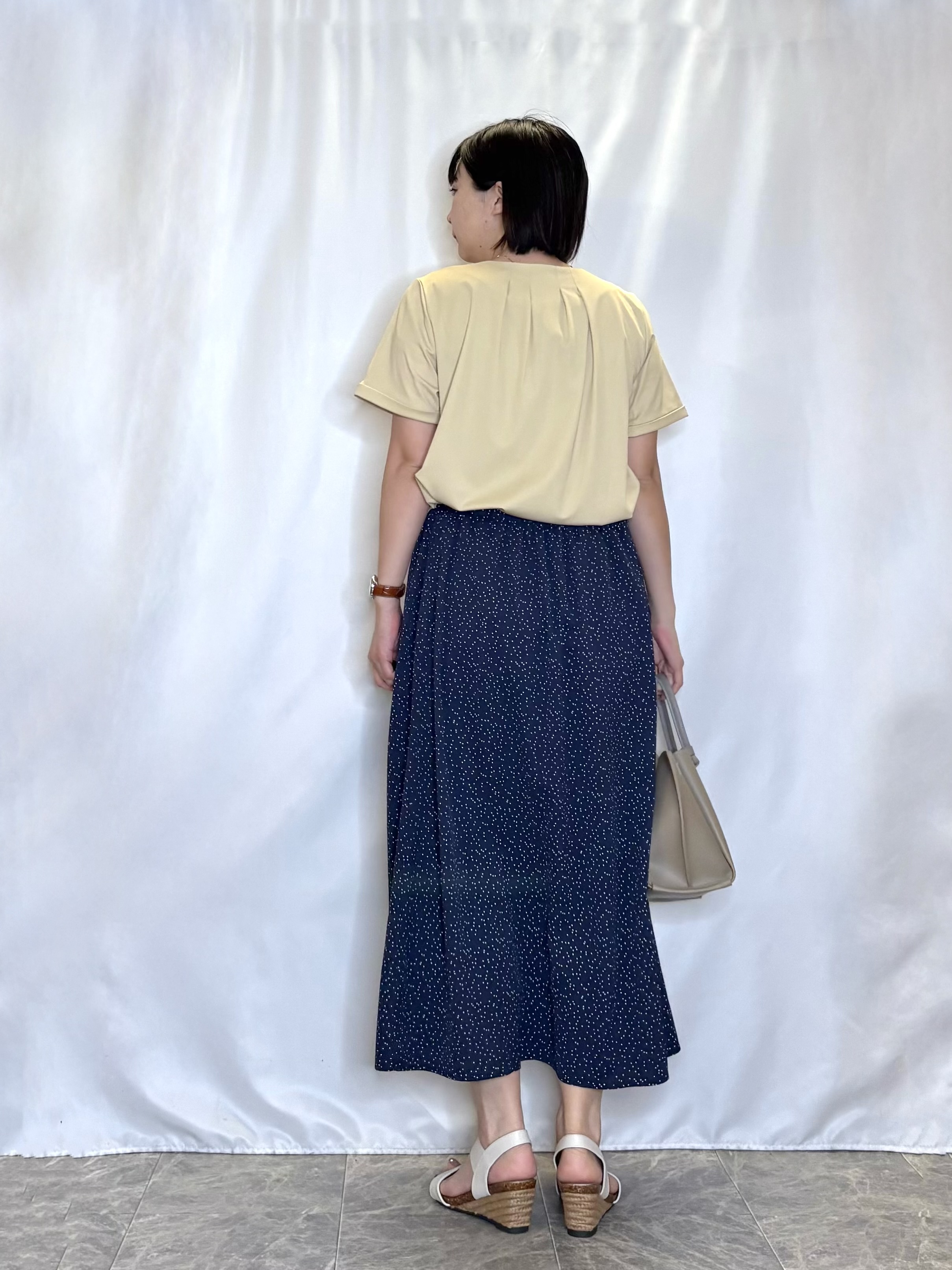 ネリさんの「SHOO･LA･RUE｜【洗濯後しわになりにくい/UV/S-LL】Tシャツ感覚できれい見え ひんやりタックTブラウス」を使ったコーディネート