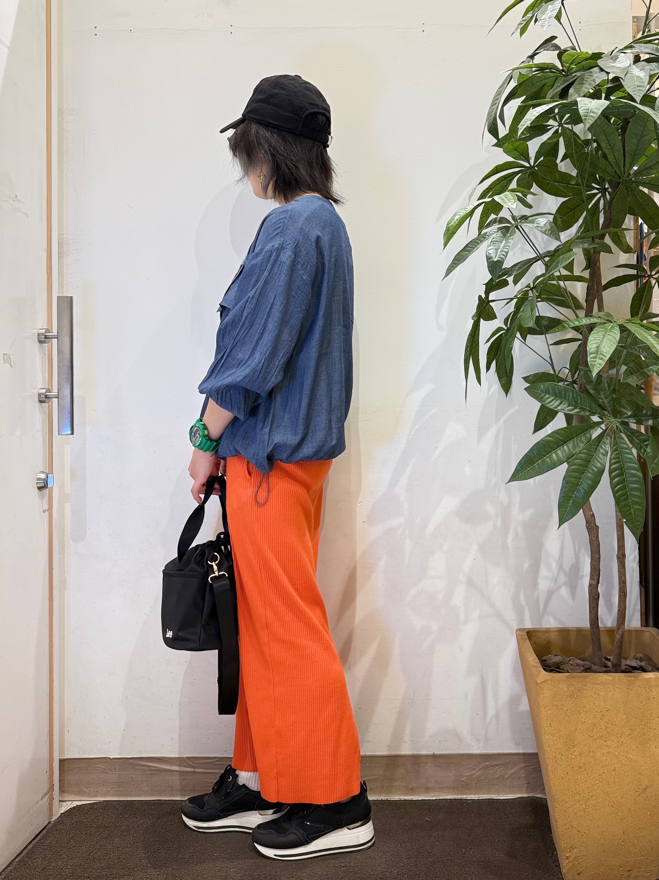 misakiさんの「SHOO･LA･RUE｜【綿100%/UV/S-LL】優しく透ける 柔らかシアーデニムブルゾン」を使ったコーディネート