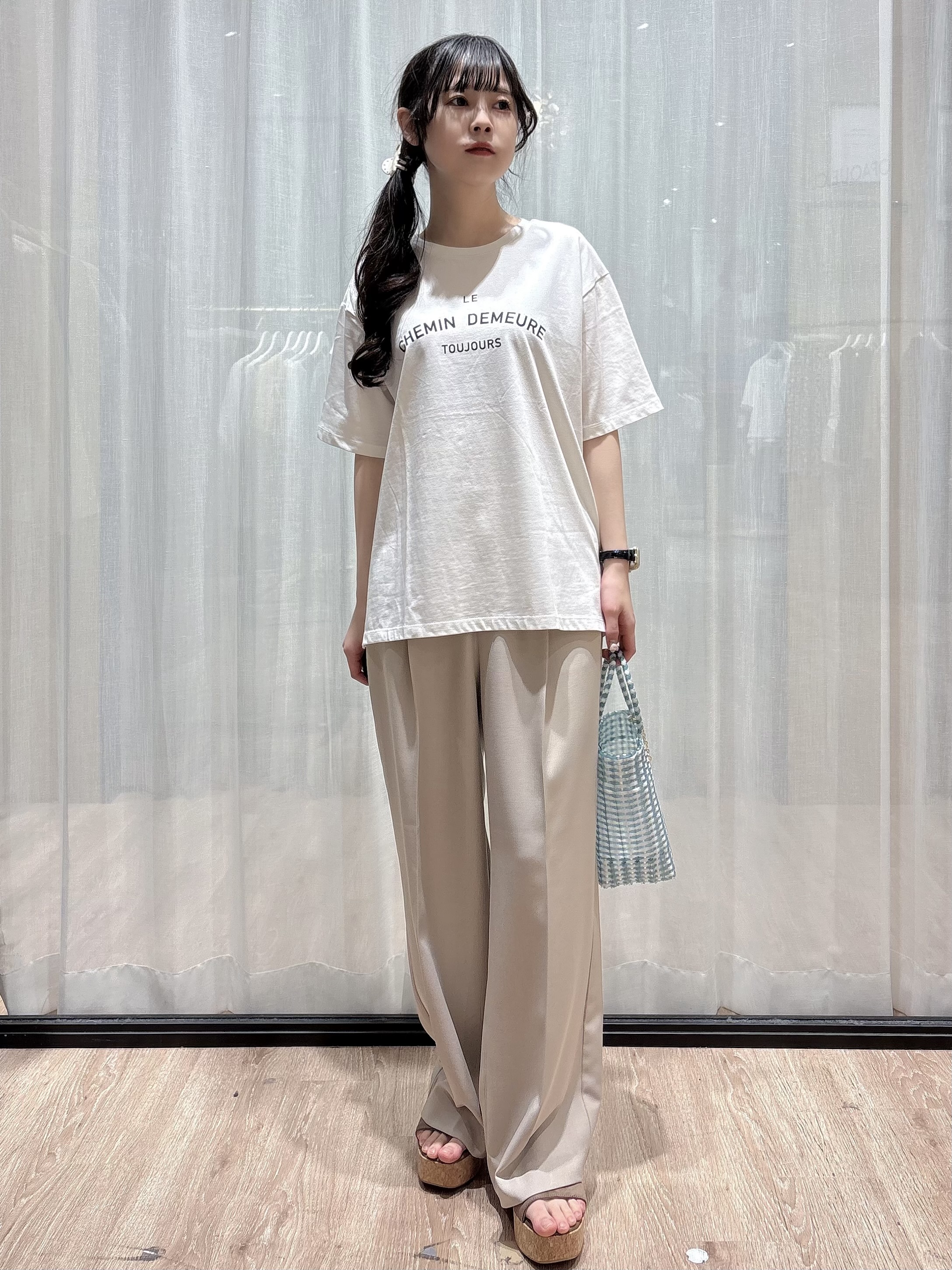 ぞうげさんの「OPAQUE.CLIP｜ロゴプリントアソートTシャツ【洗濯機OK】」を使ったコーディネート