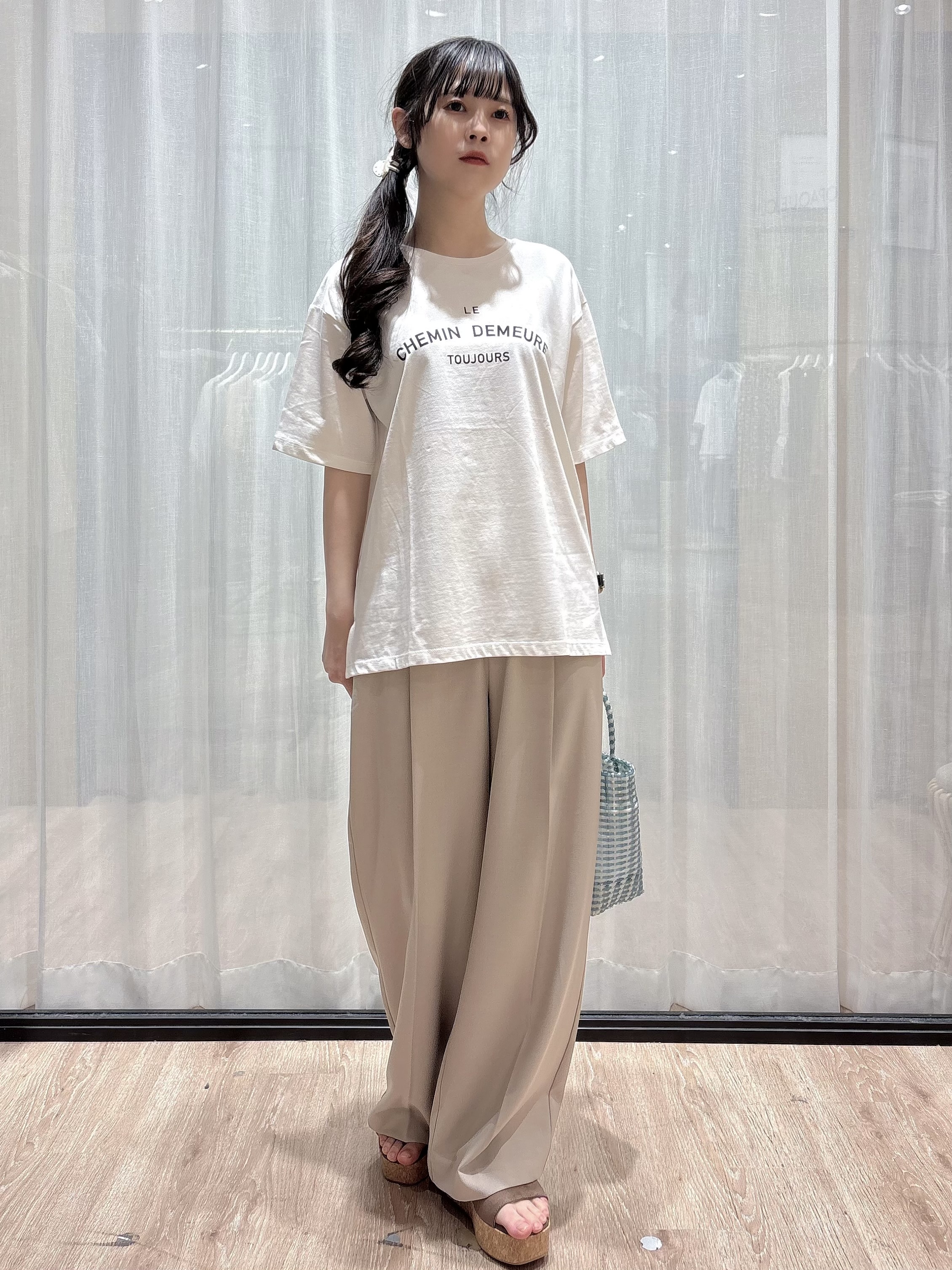 ぞうげさんの「OPAQUE.CLIP｜ロゴプリントアソートTシャツ【洗濯機OK】」を使ったコーディネート