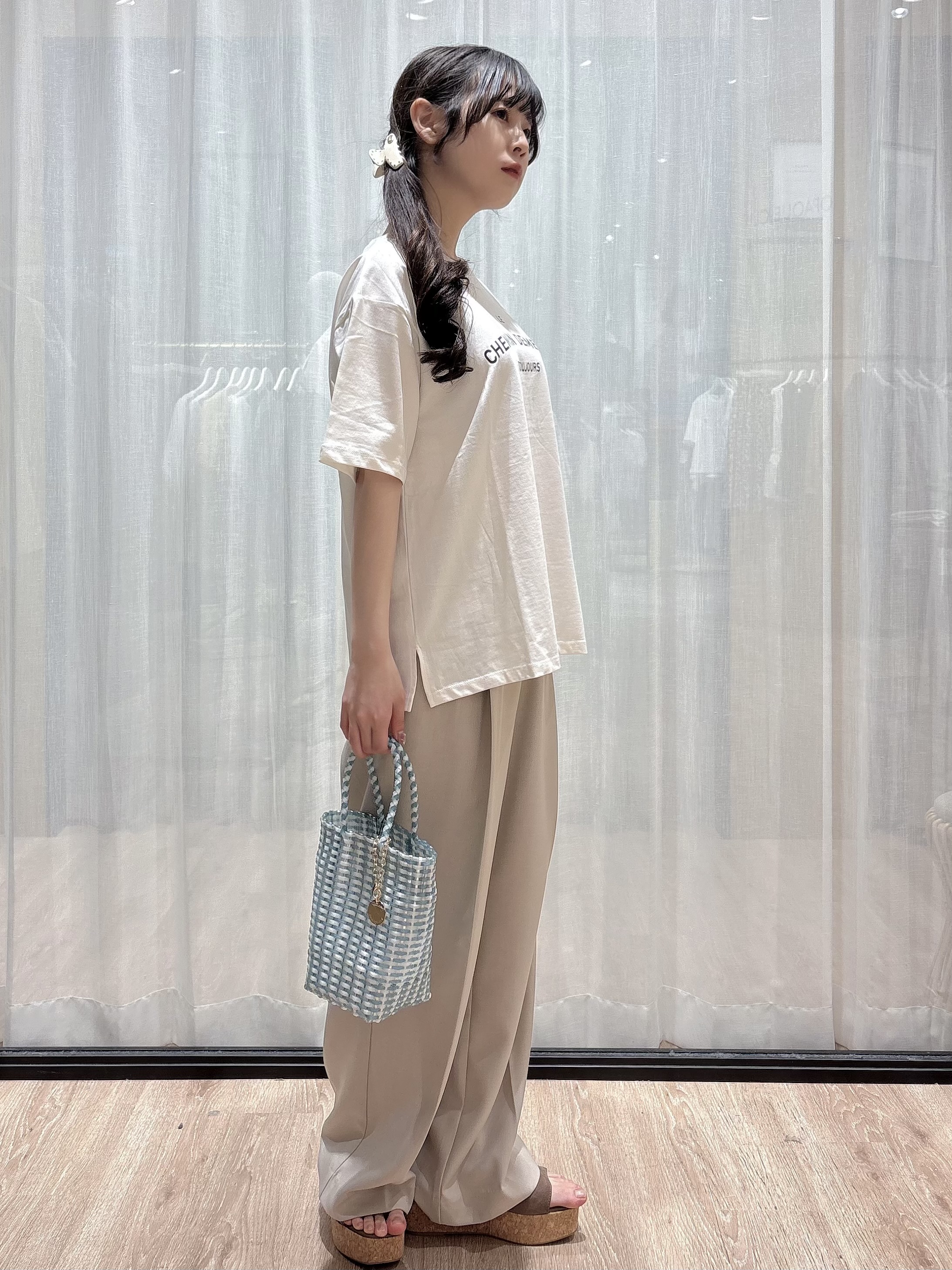 ぞうげさんの「OPAQUE.CLIP｜ロゴプリントアソートTシャツ【洗濯機OK】」を使ったコーディネート