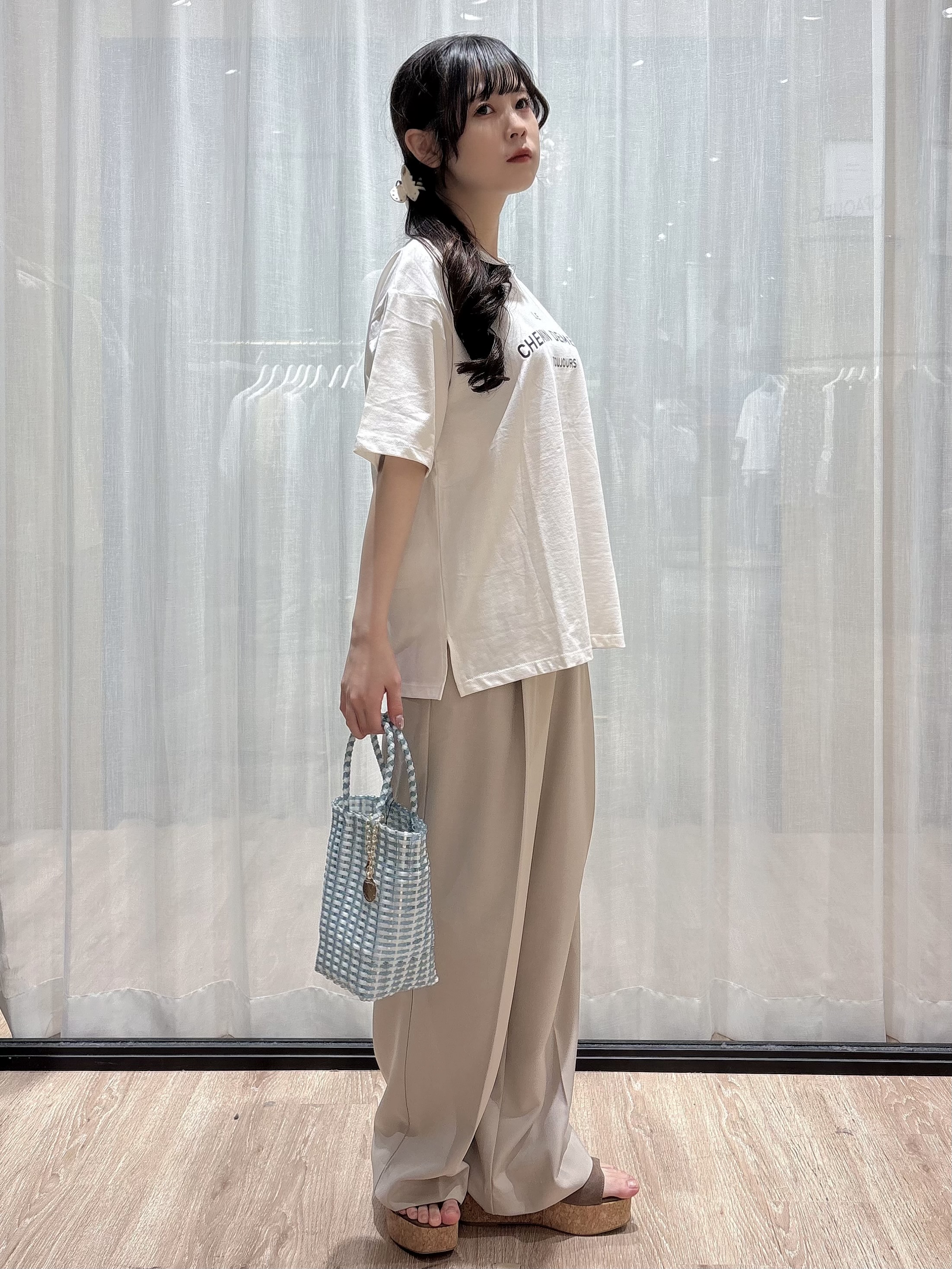 ぞうげさんの「OPAQUE.CLIP｜ロゴプリントアソートTシャツ【洗濯機OK】」を使ったコーディネート