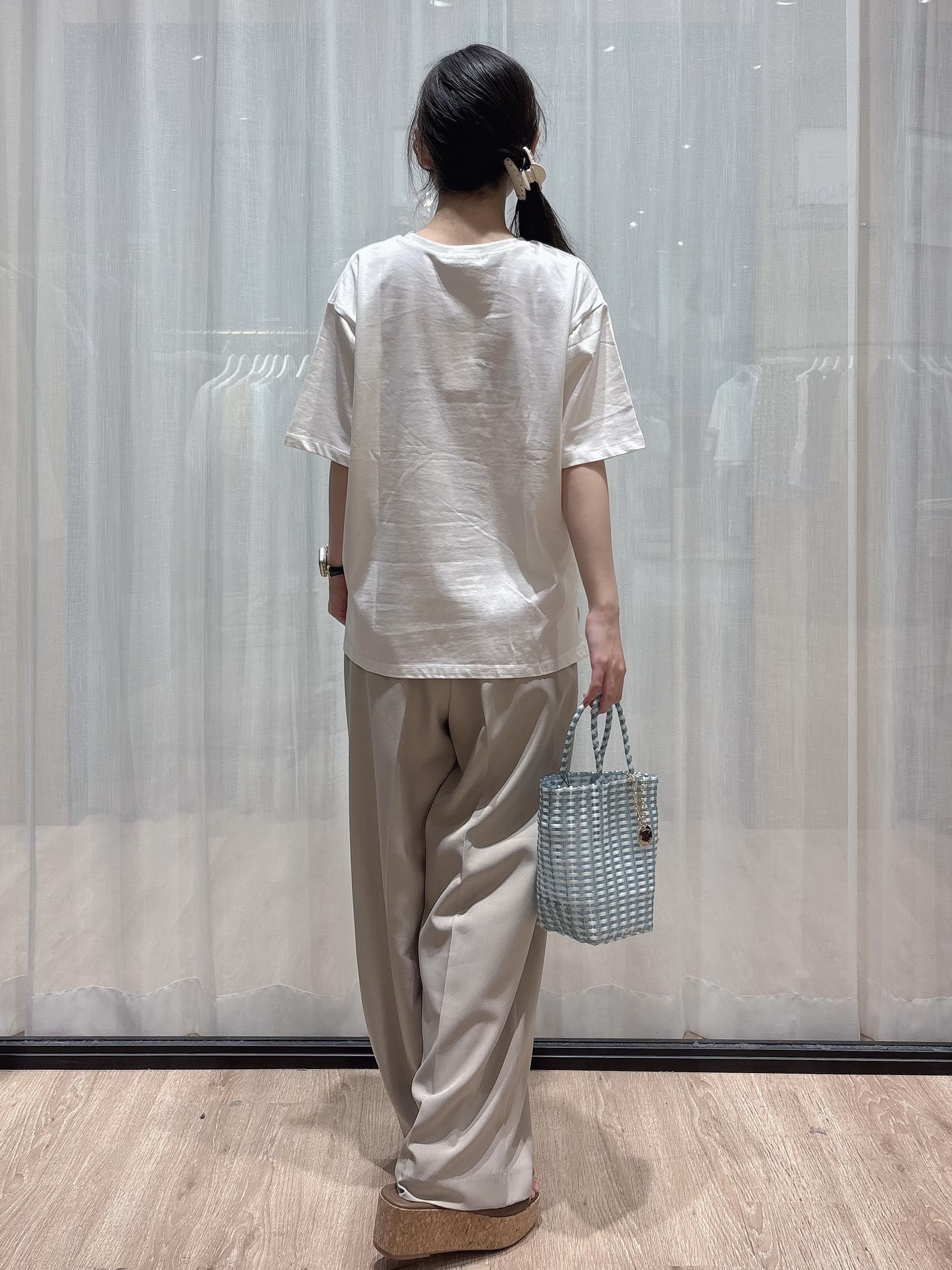 ぞうげさんの「OPAQUE.CLIP｜ロゴプリントアソートTシャツ【洗濯機OK】」を使ったコーディネート