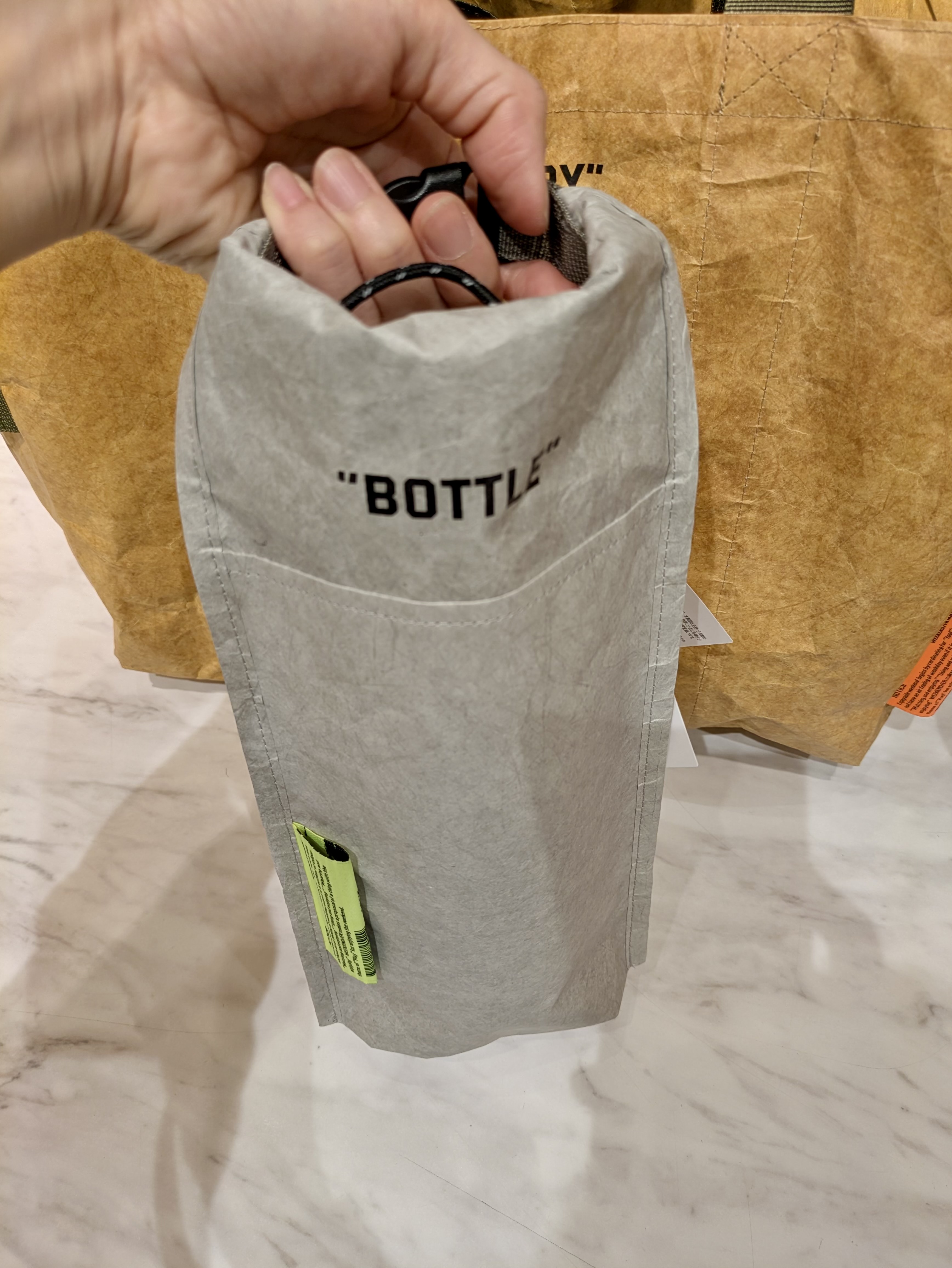 n.さんの「212 KITCHEN STORE｜COOLBAG BOTTLE GY」を使ったコーディネート