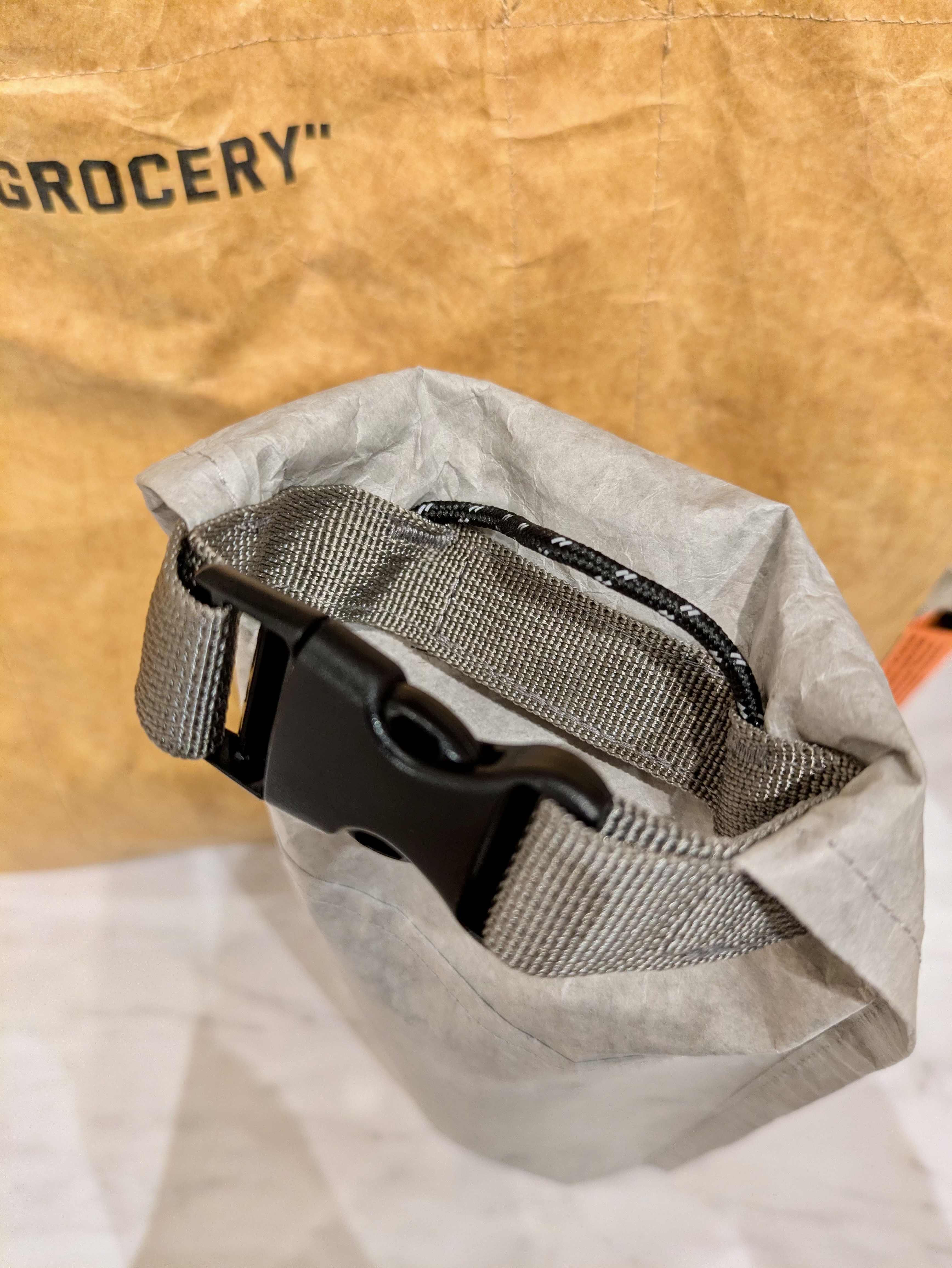 n.さんの「212 KITCHEN STORE｜COOLBAG BOTTLE GY」を使ったコーディネート