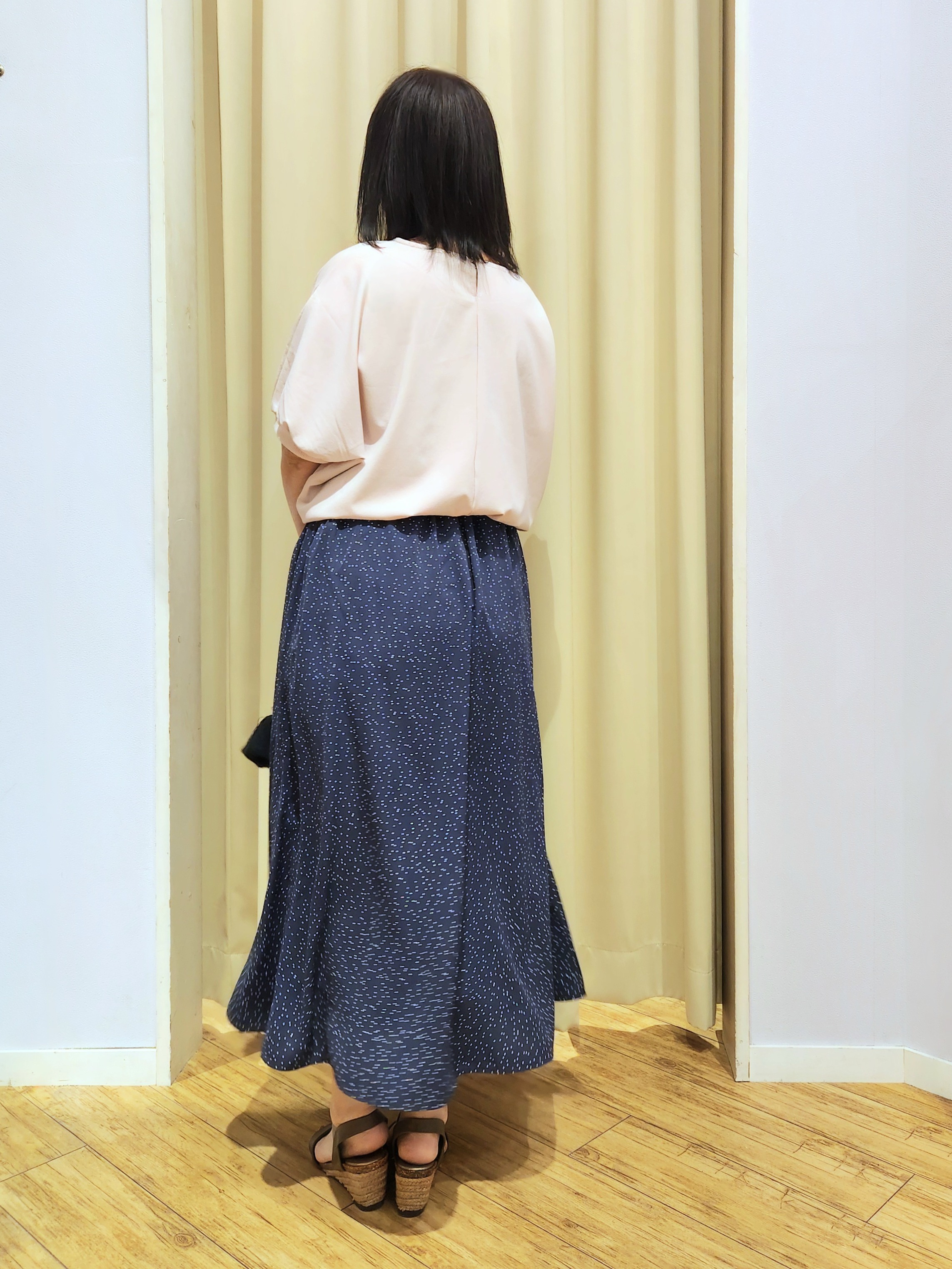 くまさんの「SHOO･LA･RUE｜【ひんやり/洗濯後しわになりにくい】インせず着られる さらっとタッチのドルマンブラウス」を使ったコーディネート