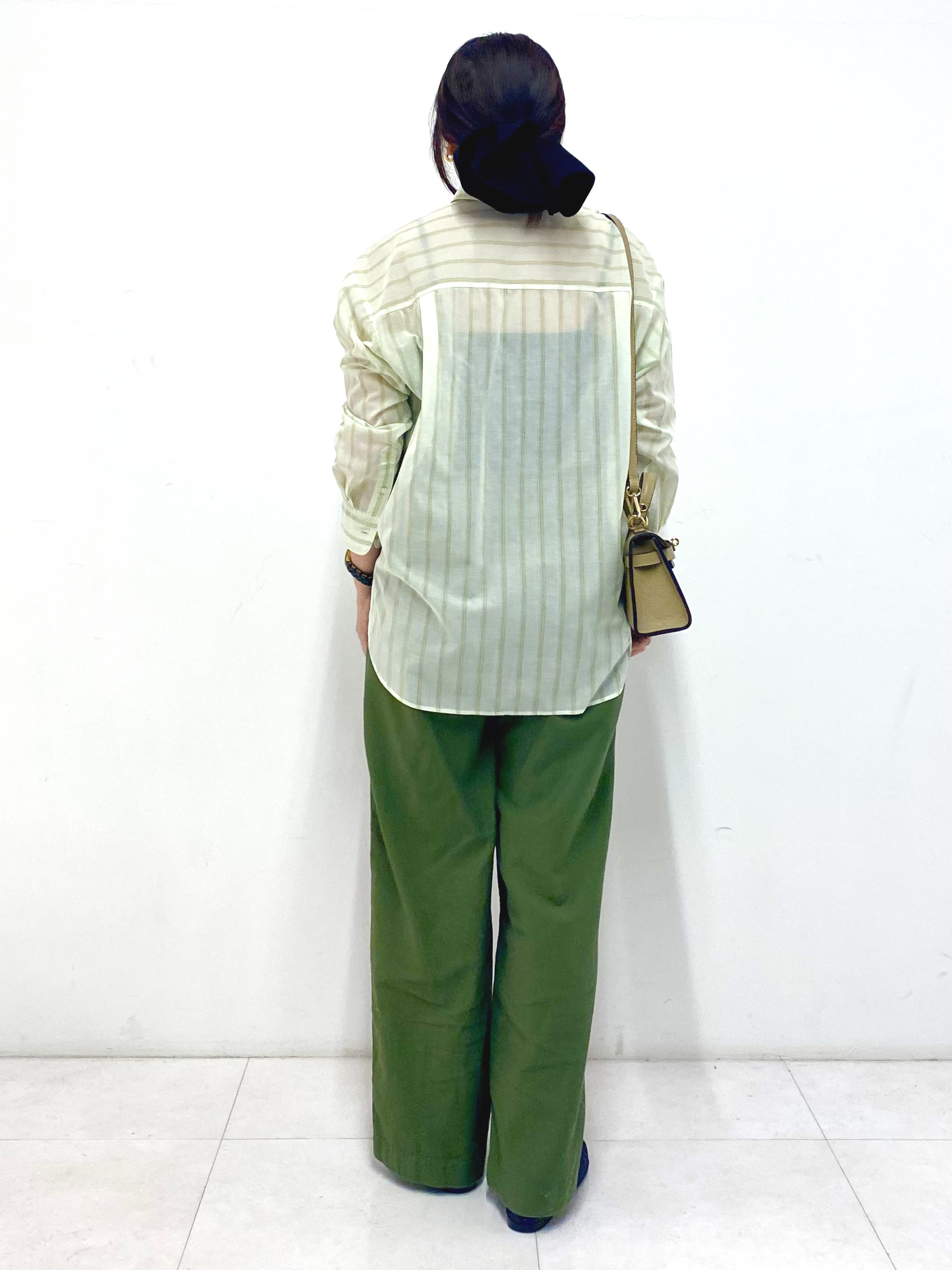 Sawaguchiさんの「DRESSTERIOR｜シアー ストライプシャツ」を使ったコーディネート