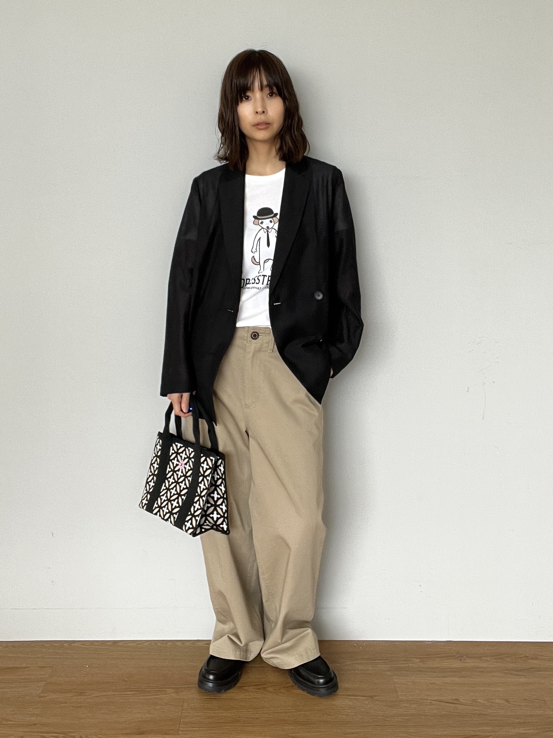 misaさんの「DRESSTERIOR｜EC&ルクア限定ボーラーハットクロックドッグTシャツ」を使ったコーディネート