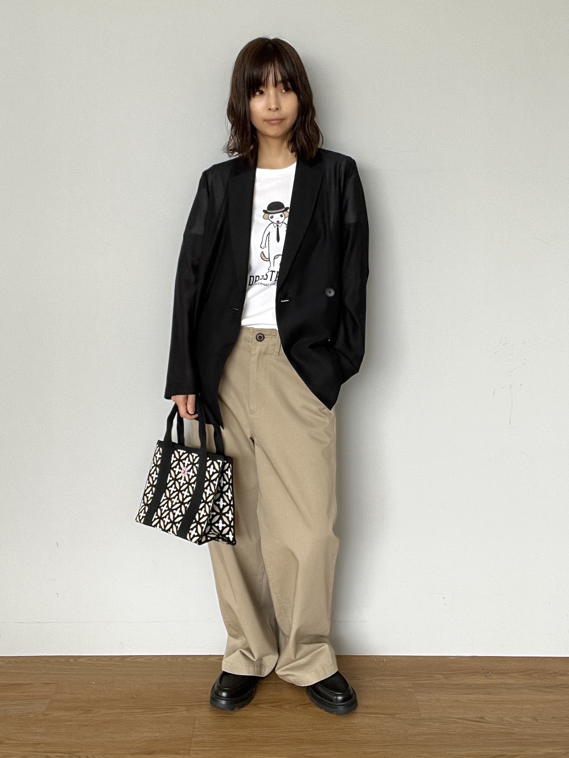 misaさんの「DRESSTERIOR｜EC&ルクア限定ボーラーハットクロックドッグTシャツ」を使ったコーディネート