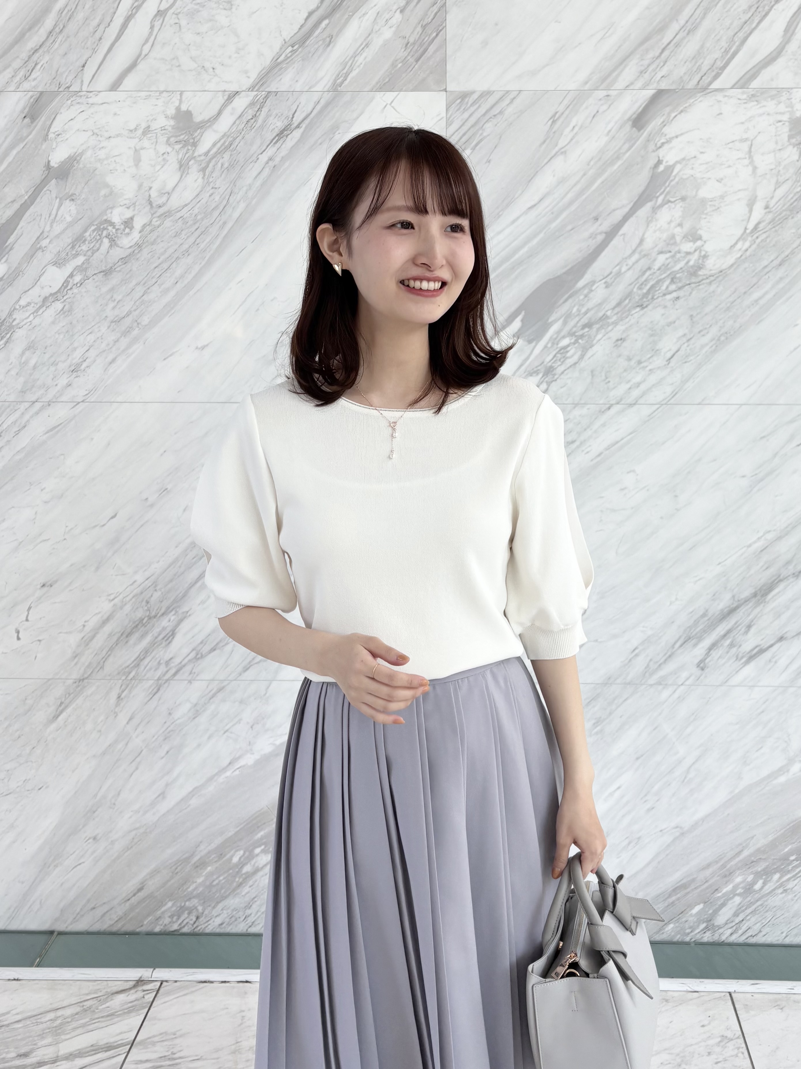 みさかさんの「index｜【接触冷感】クールタッチラップスリーブニット《UVケア／洗濯機OK／XS～3L／9col》」を使ったコーディネート