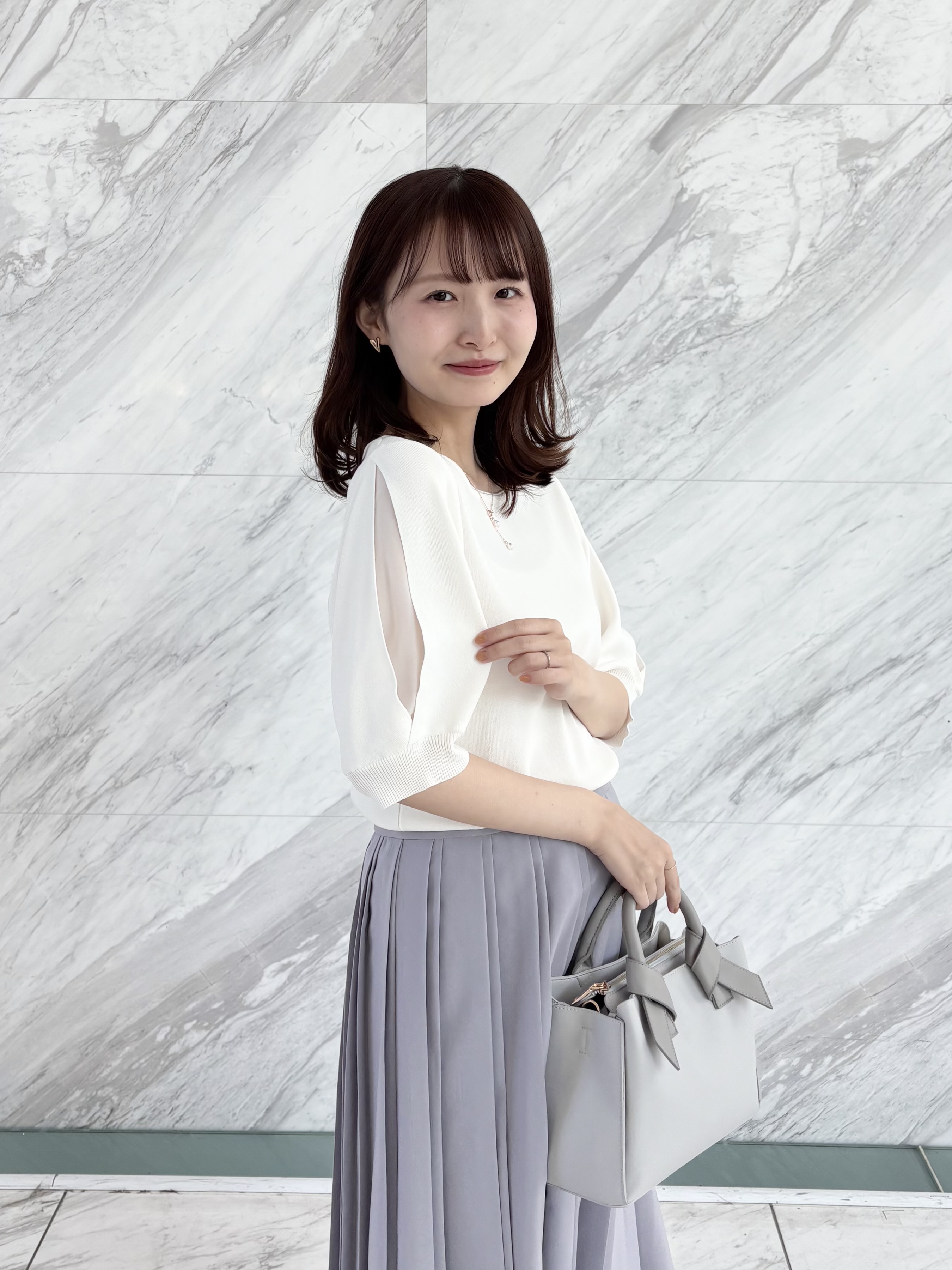 みさかさんの「index｜【接触冷感】クールタッチラップスリーブニット《UVケア／洗濯機OK／XS～3L／9col》」を使ったコーディネート