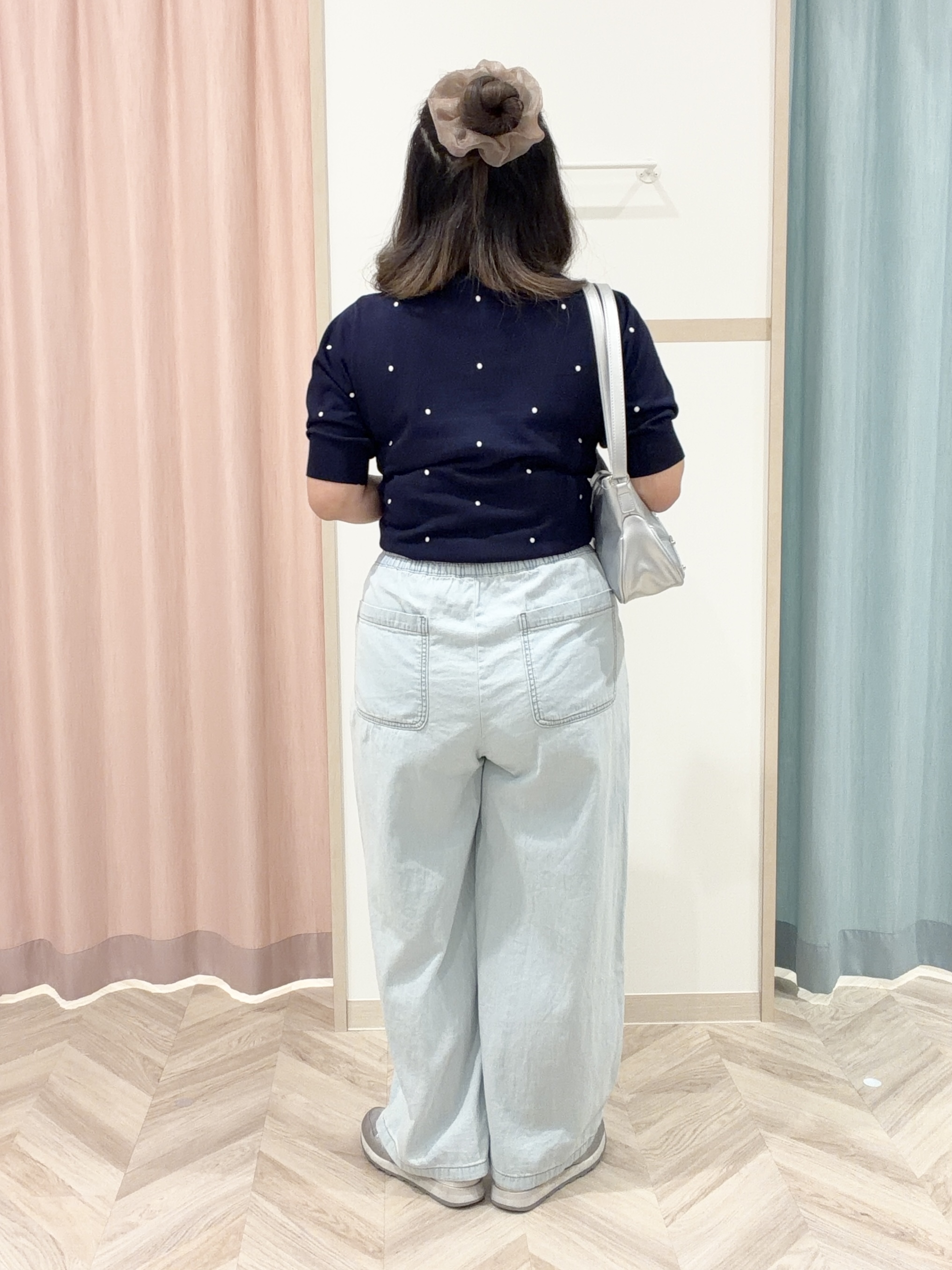 まちゃんなちゃんさんの「SHOO･LA･RUE｜【S-LL/二の腕カバー】品よく隠せる ドット刺繍5分袖ニット」を使ったコーディネート