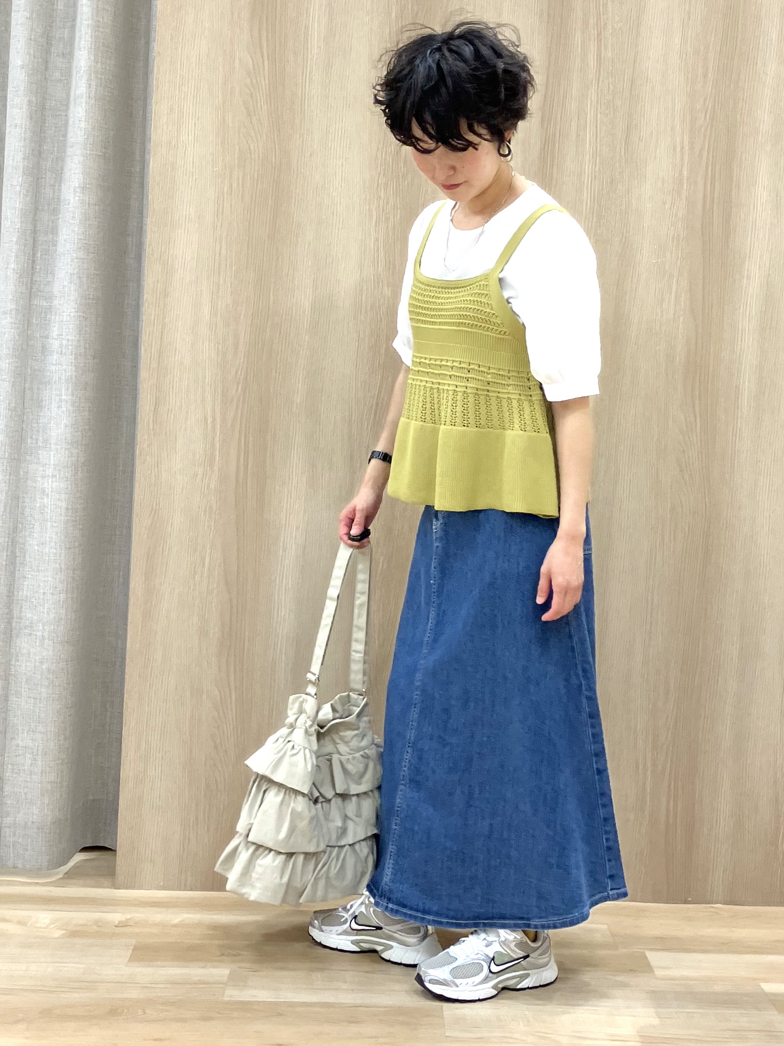 Keiさんの「grove｜【2点SET】着るだけで完成、透かし編みニットビスチェ&times;ブラウス」を使ったコーディネート
