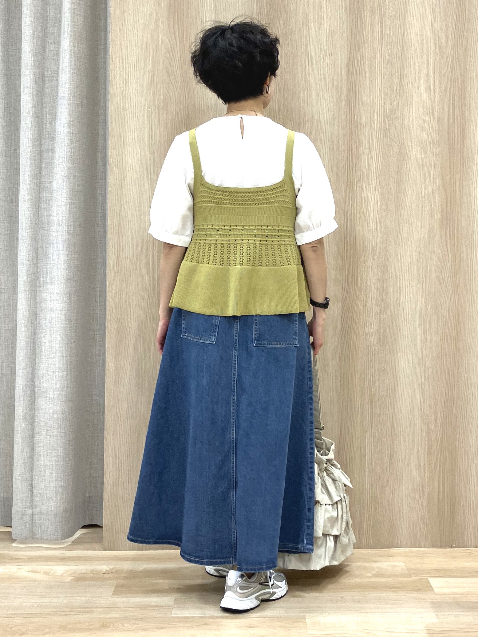 Keiさんの「grove｜【2点SET】着るだけで完成、透かし編みニットビスチェ&times;ブラウス」を使ったコーディネート