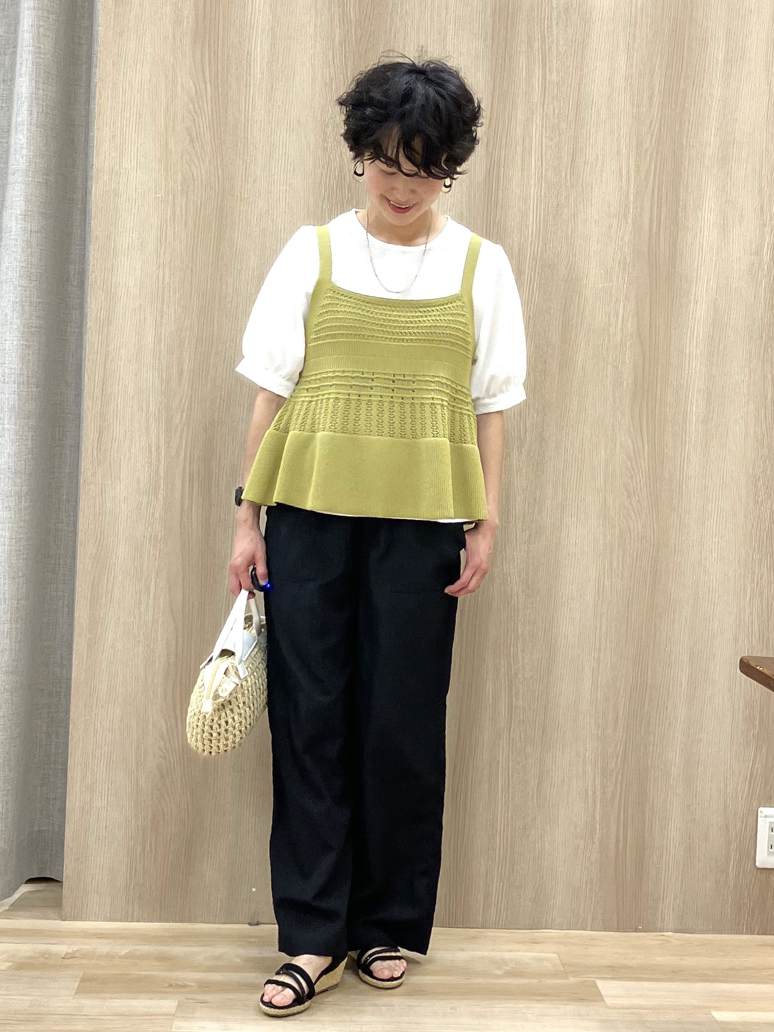 Keiさんの「grove｜【2点SET】着るだけで完成、透かし編みニットビスチェ&times;ブラウス」を使ったコーディネート