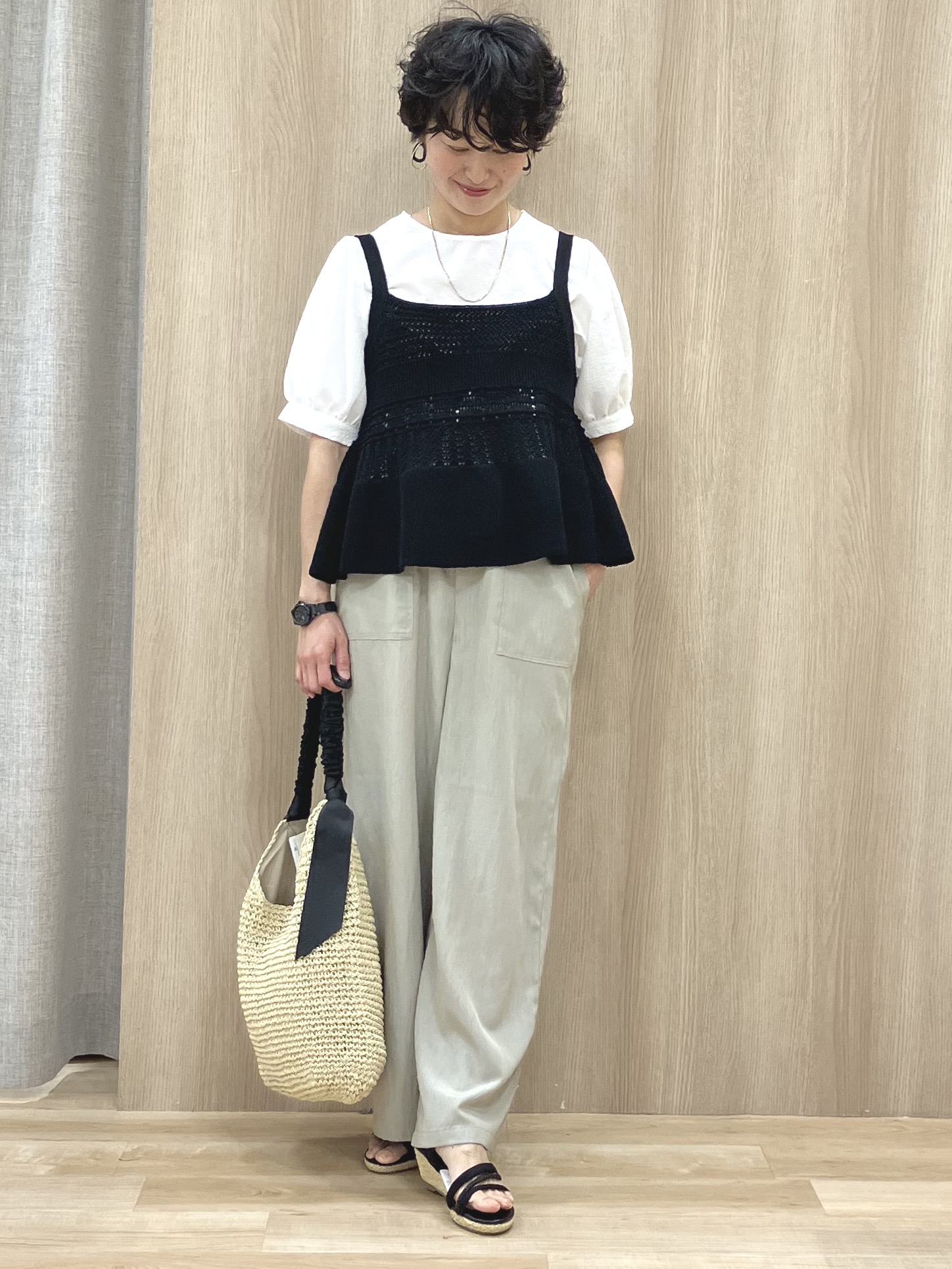 Keiさんの「grove｜【2点SET】着るだけで完成、透かし編みニットビスチェ&times;ブラウス」を使ったコーディネート