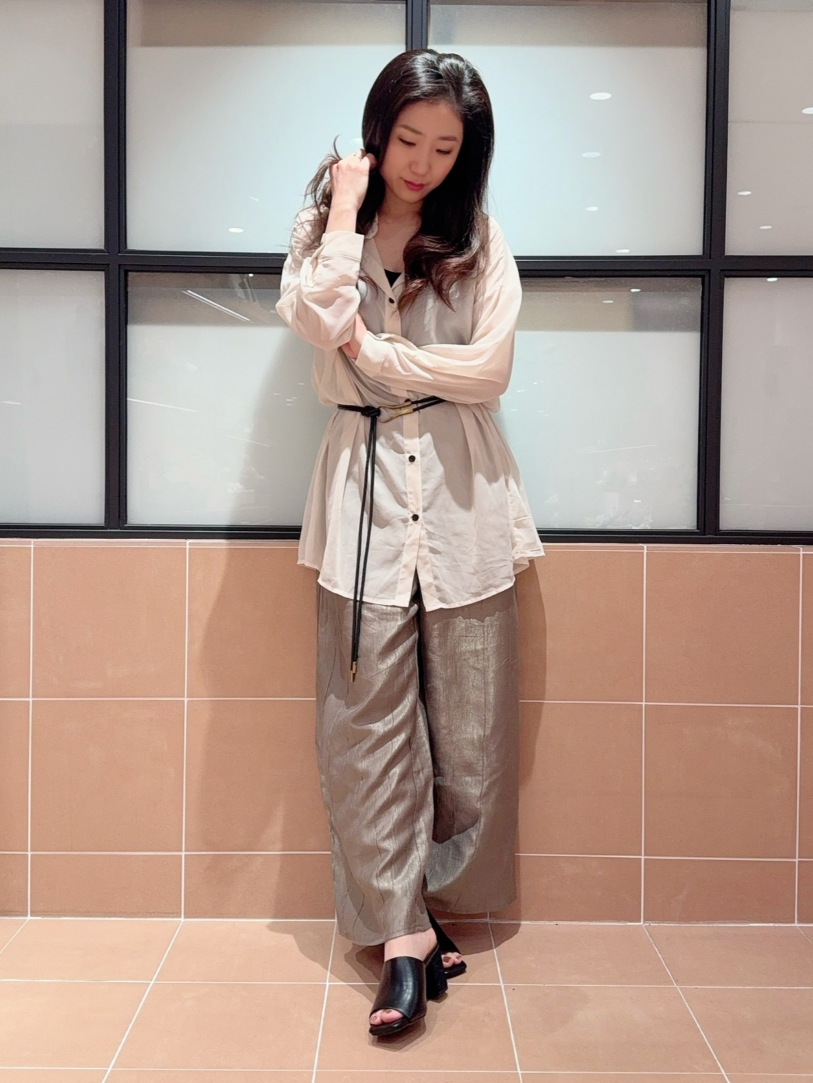 kaoriさんの「ESPERANZA｜スクエアブロックヒールミュール」を使ったコーディネート