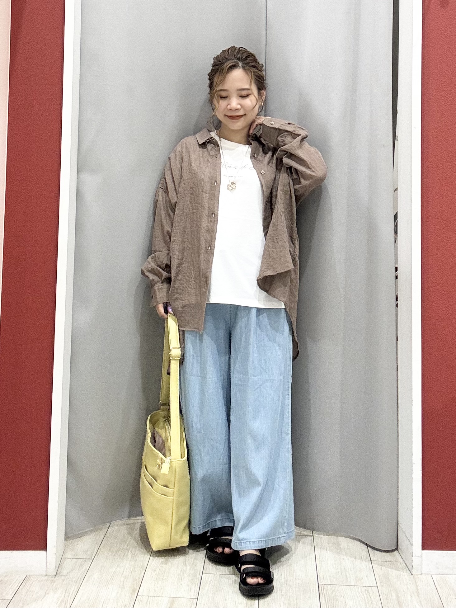 shioさんの「SHOO･LA･RUE｜【体型カバー】ふんわり質感 やわらかこなれシアーシャツ」を使ったコーディネート