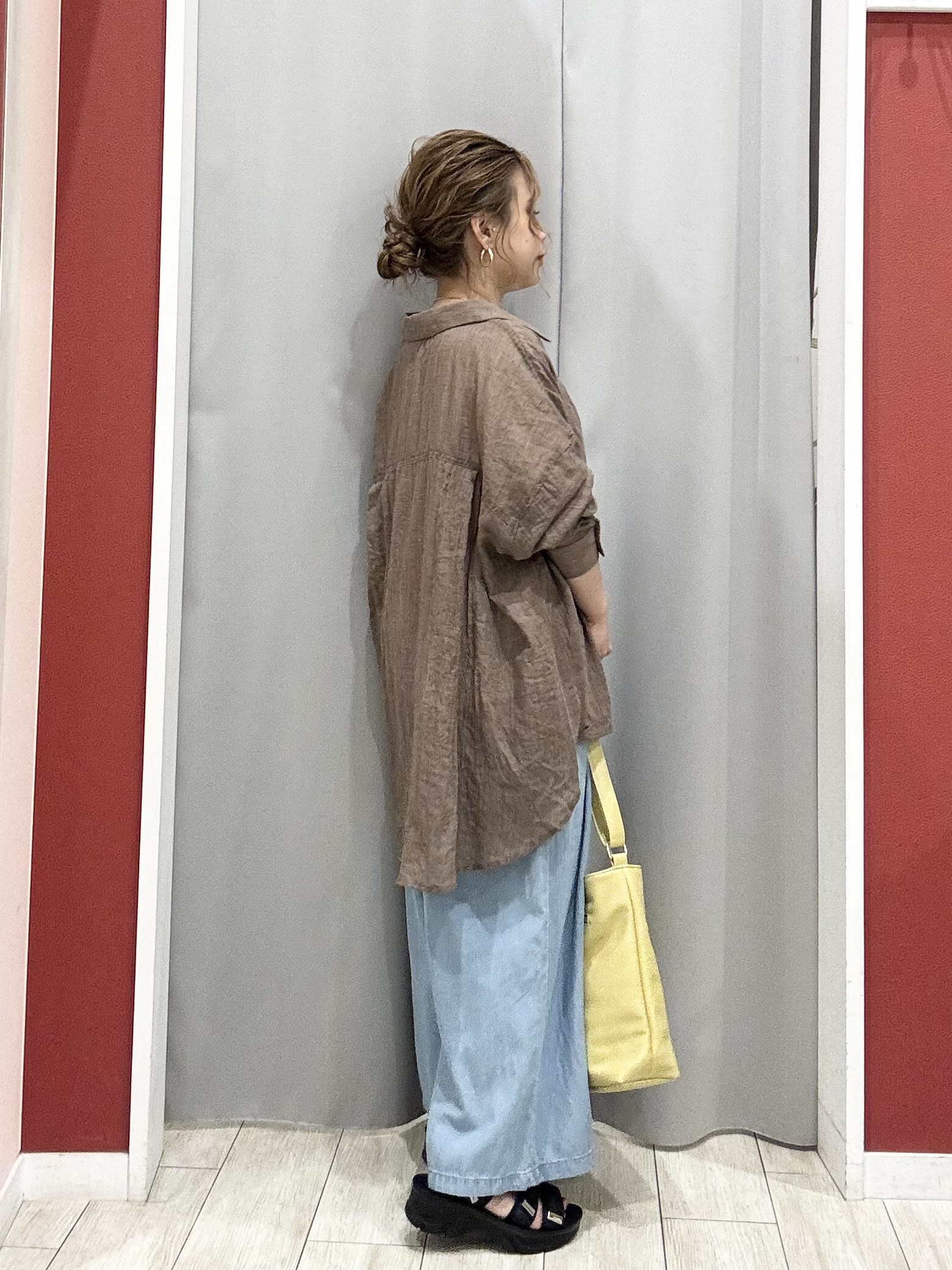 shioさんの「SHOO･LA･RUE｜【体型カバー】ふんわり質感 やわらかこなれシアーシャツ」を使ったコーディネート