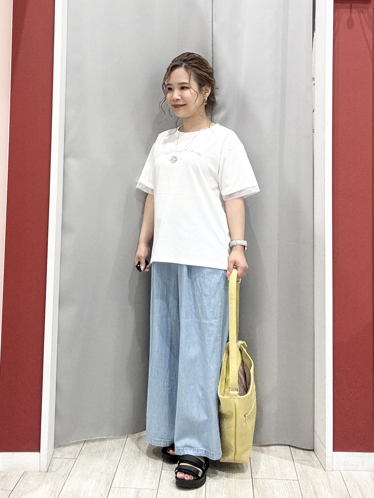 shioさんの「SHOO･LA･RUE｜【体型カバー】ふんわり質感 やわらかこなれシアーシャツ」を使ったコーディネート