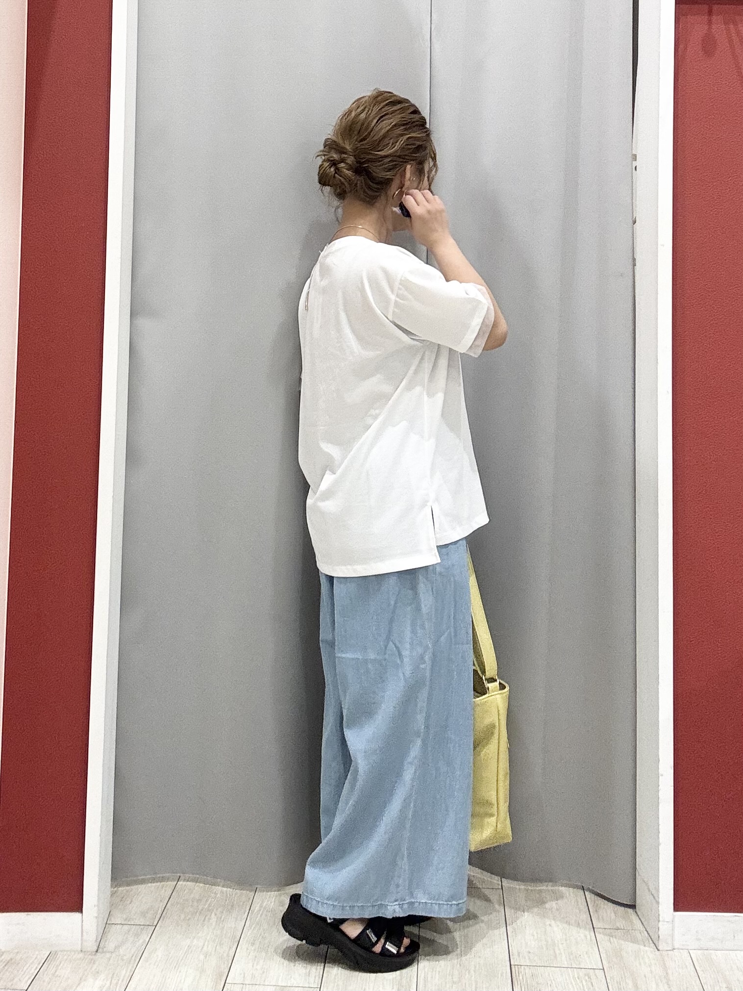 shioさんの「SHOO･LA･RUE｜【体型カバー】ふんわり質感 やわらかこなれシアーシャツ」を使ったコーディネート