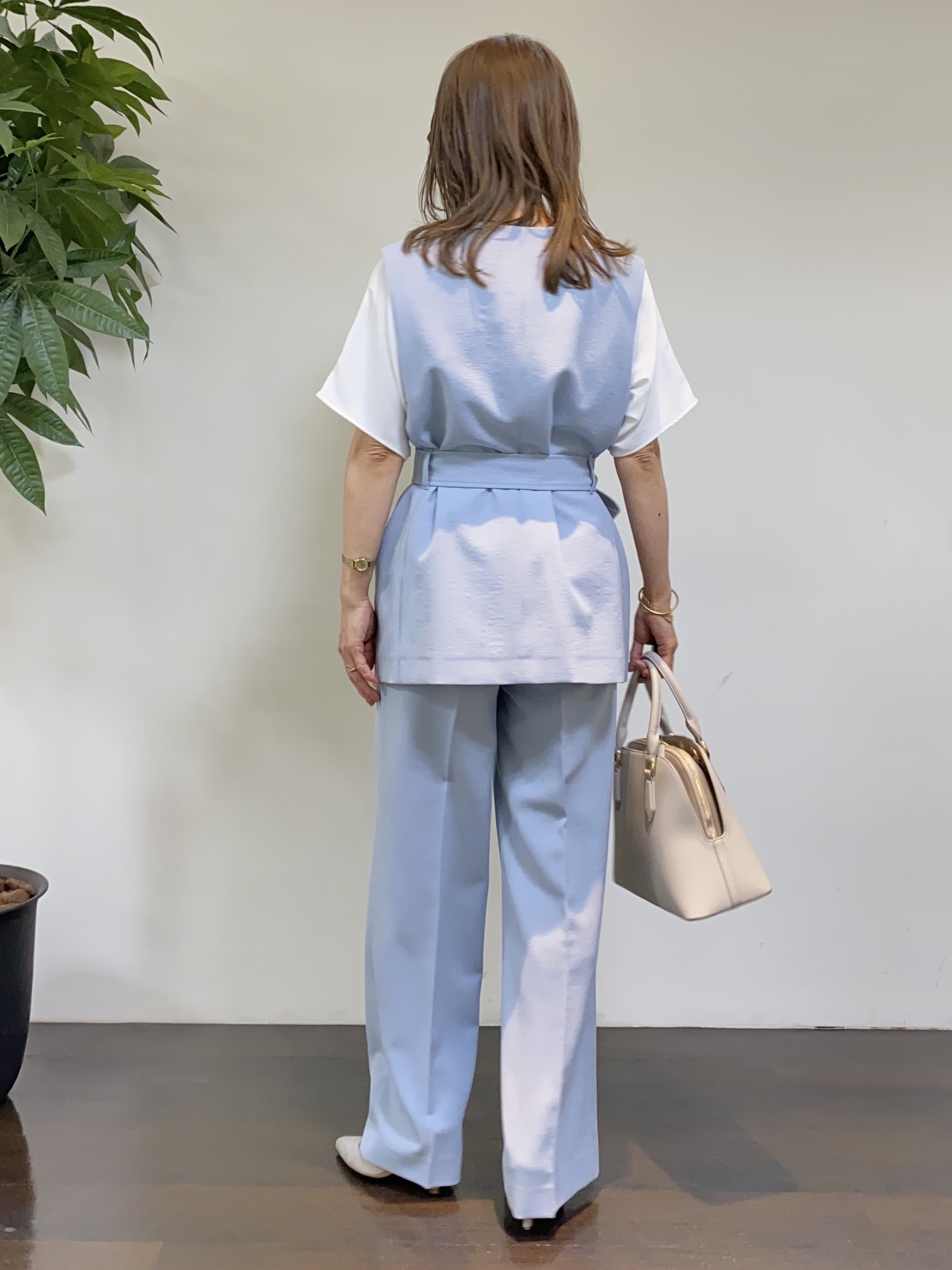 tomoさんの「UNTITLED｜【セットアップ可/UV/接触冷感】スラブキーネックジレ」を使ったコーディネート