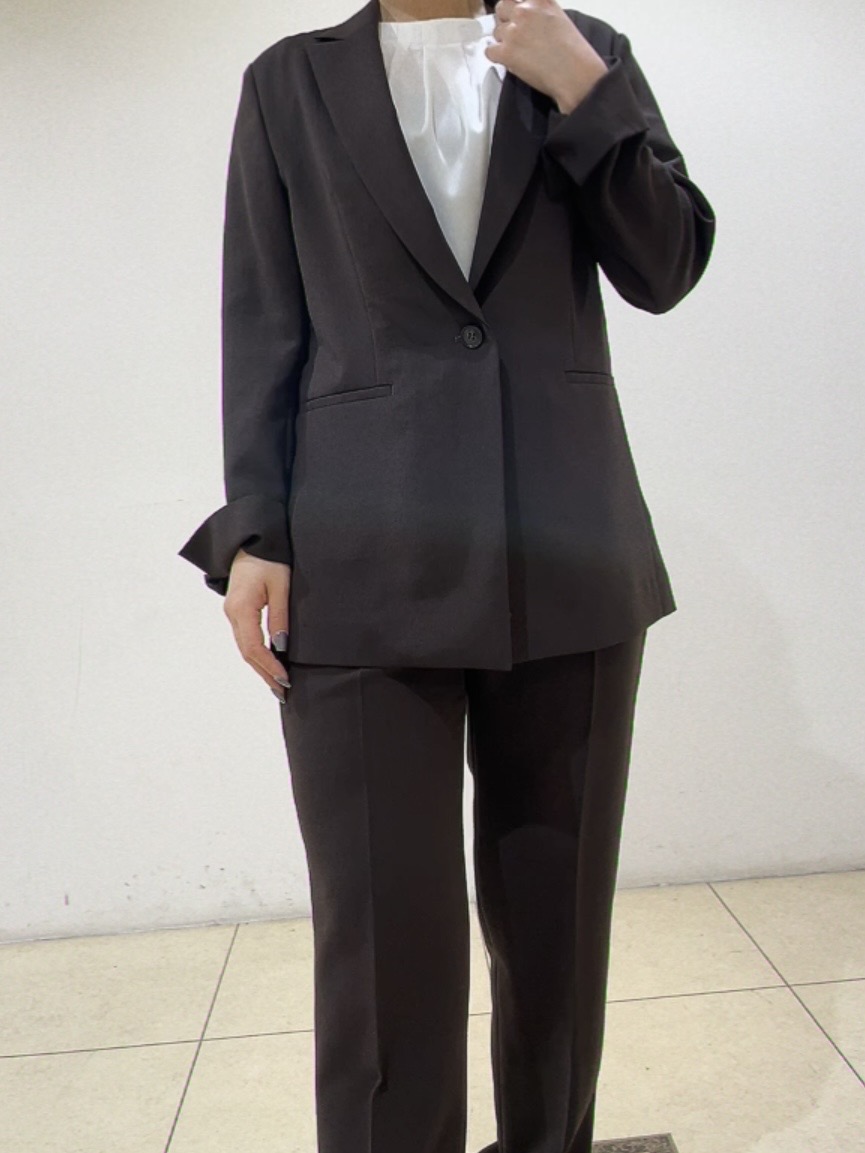 watanabeさんの「UNTITLED｜【洗える/スーツインナー】タックディティールブラウス」を使ったコーディネート