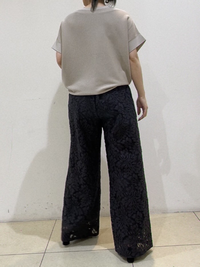 watanabeさんの「UNTITLED｜【11色展開/体型カバー】前後2WAYフレンチスリーブニット」を使ったコーディネート