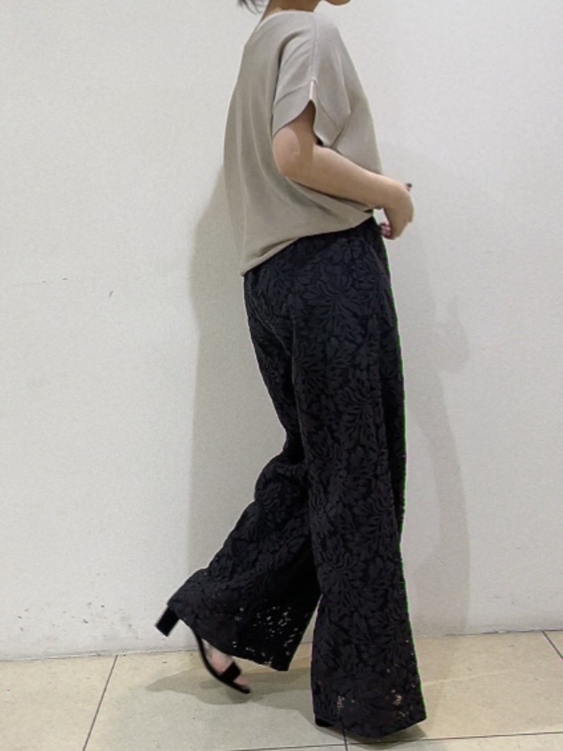 watanabeさんの「UNTITLED｜【11色展開/体型カバー】前後2WAYフレンチスリーブニット」を使ったコーディネート