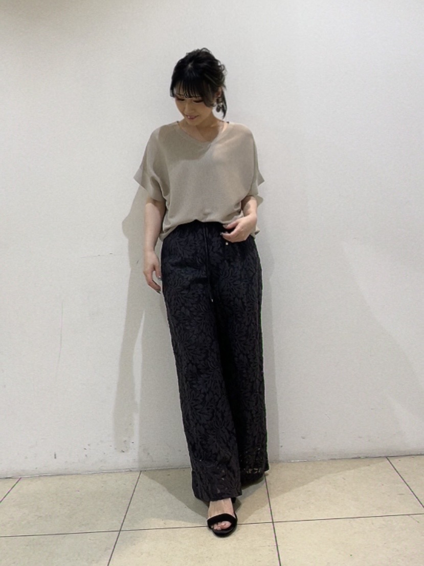watanabeさんの「UNTITLED｜【11色展開/体型カバー】前後2WAYフレンチスリーブニット」を使ったコーディネート