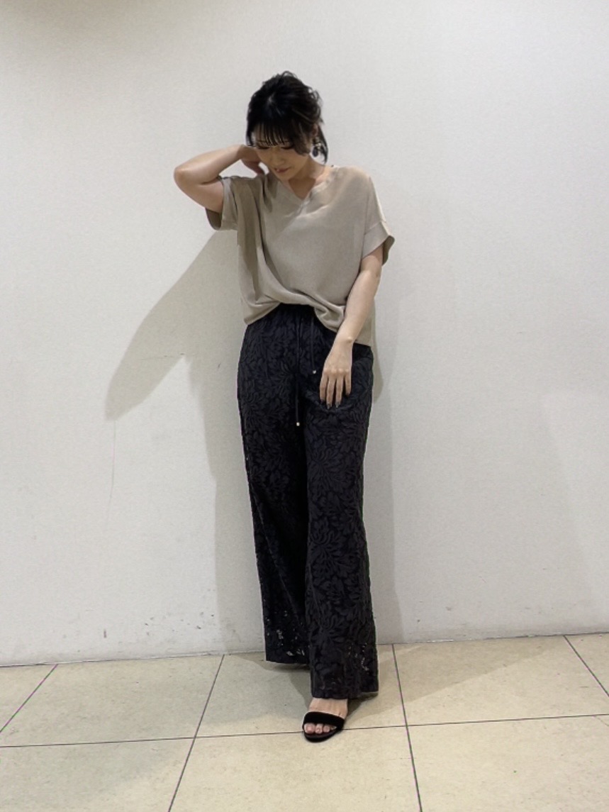 watanabeさんの「UNTITLED｜【11色展開/体型カバー】前後2WAYフレンチスリーブニット」を使ったコーディネート
