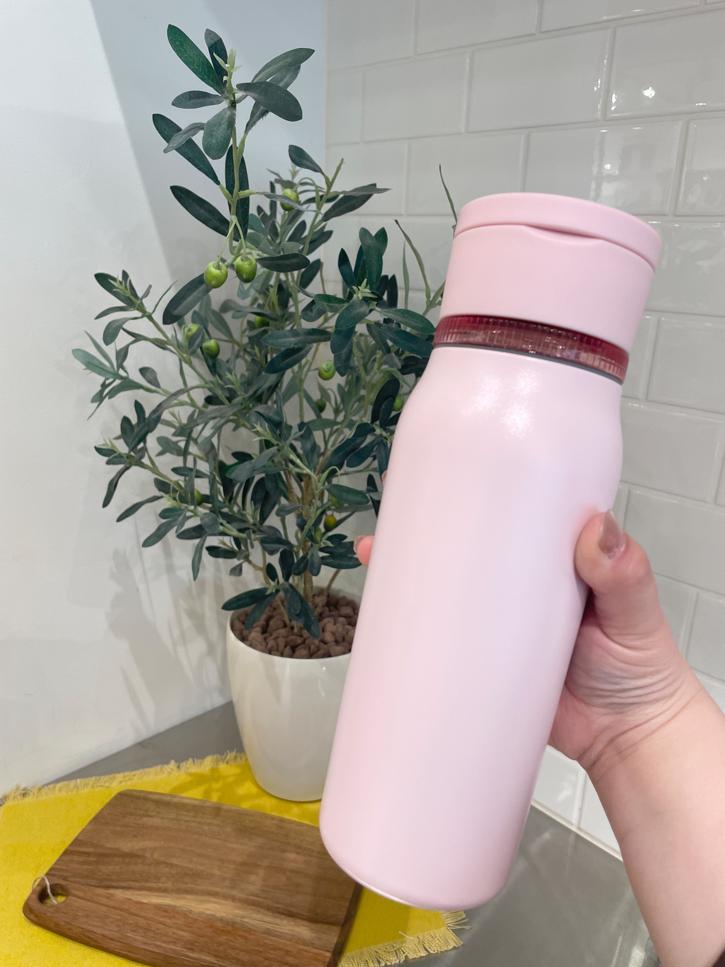 まのちゃんさんの「212 KITCHEN STORE｜スマホスタンド付きステンレスボトル PK ＜KEVNHAUN ケヴンハウン＞」を使ったコーディネート