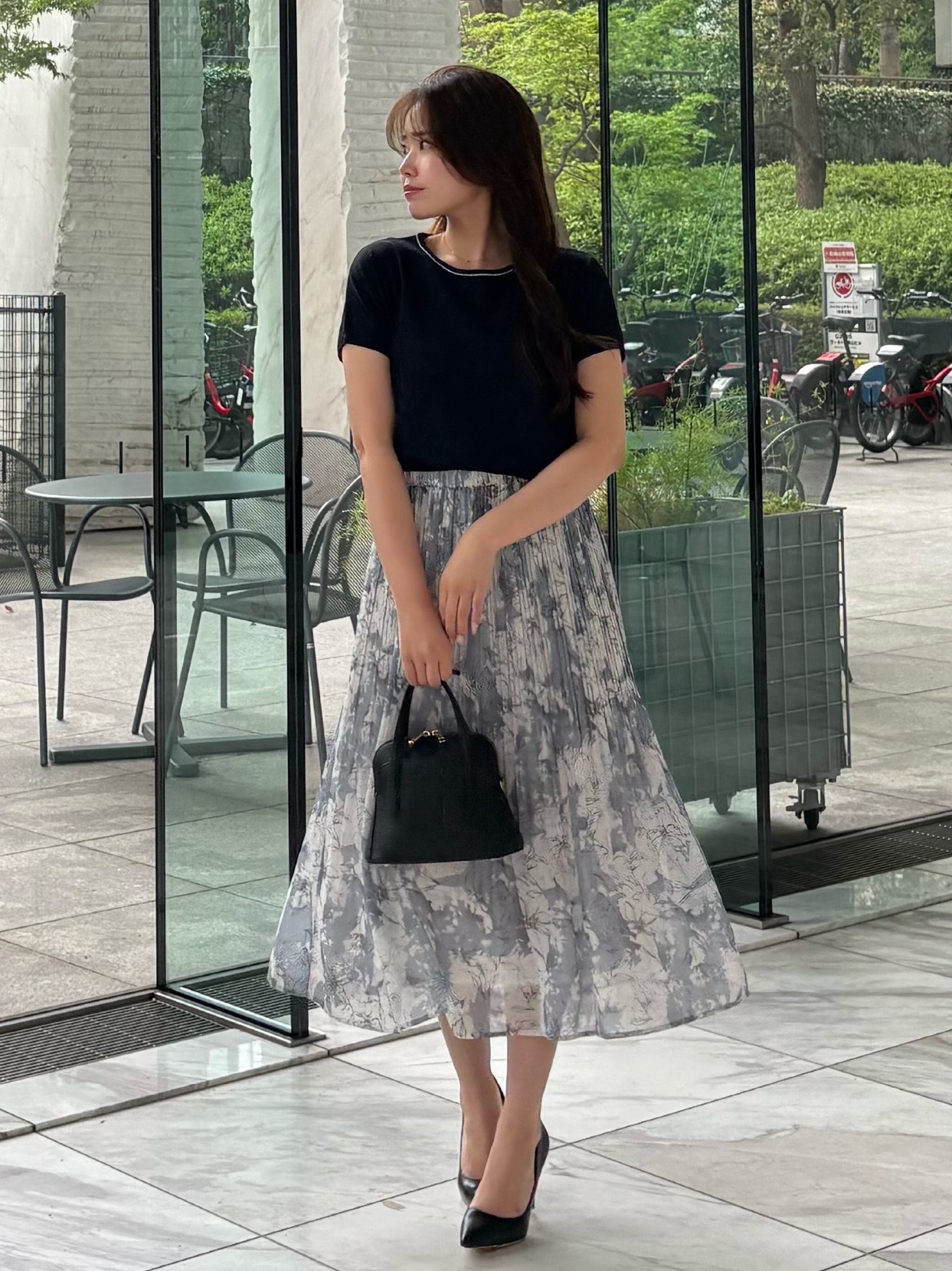 MISAKIさんの「COUP DE CHANCE｜【手洗い可】ニット&花柄プリントスカート」を使ったコーディネート