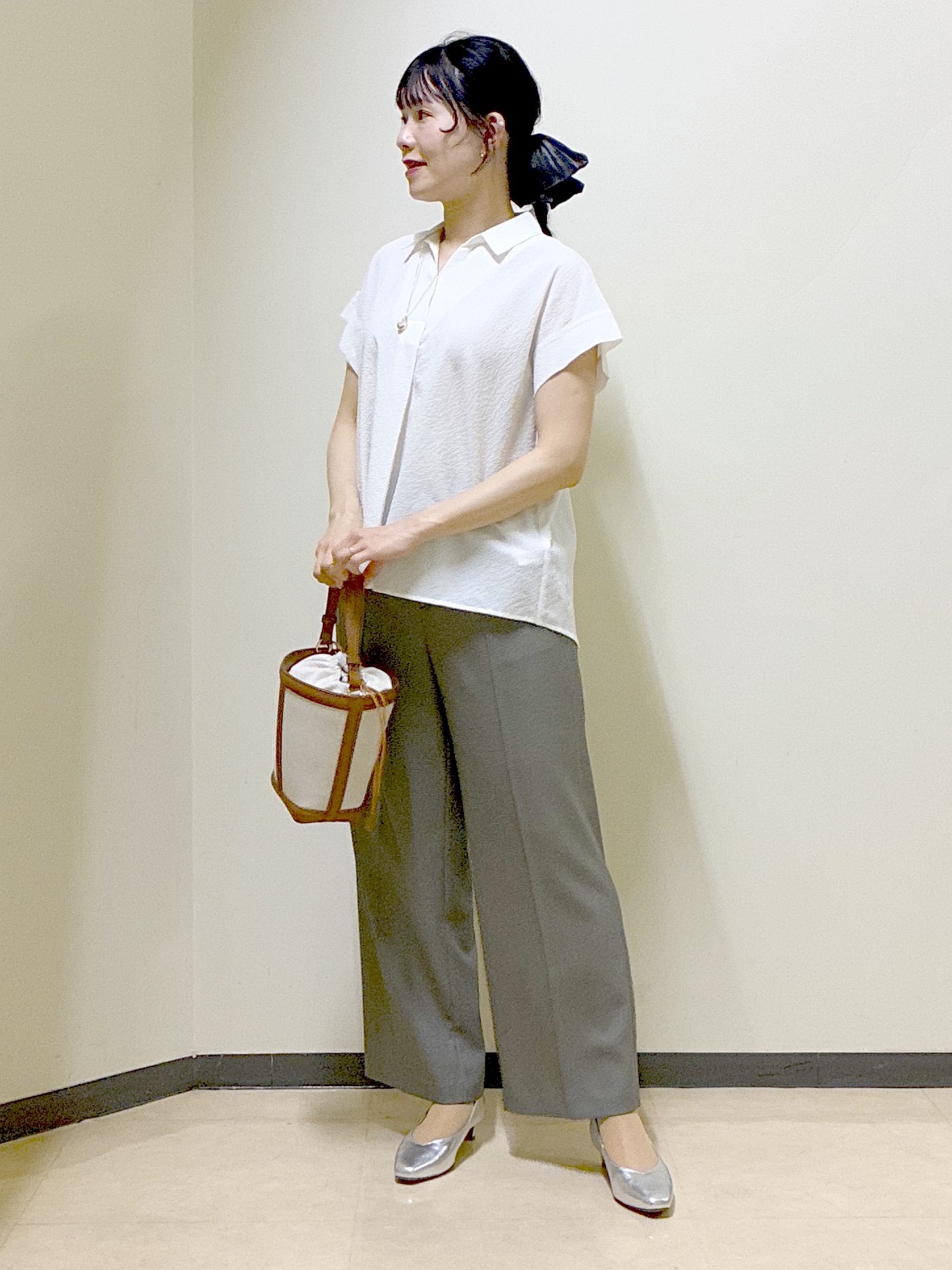  beni_gingerさんの「Reflect｜【二の腕さりげなくカバー】シャツ衿オフボディブラウス」を使ったコーディネート