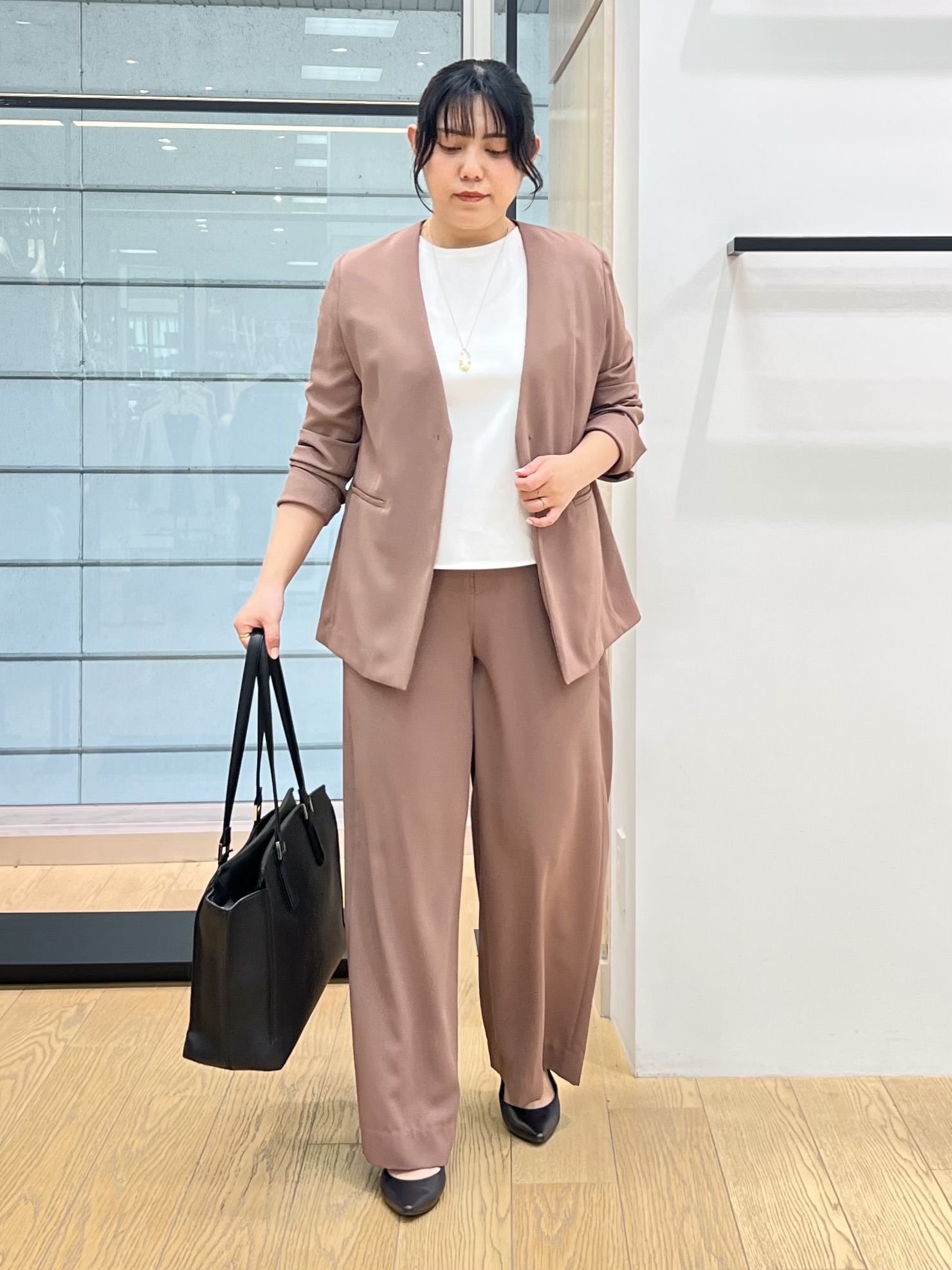 shimaさんの「INDIVI｜【さらに軽く軽快！／着る日傘】ノーカラージャケット」を使ったコーディネート