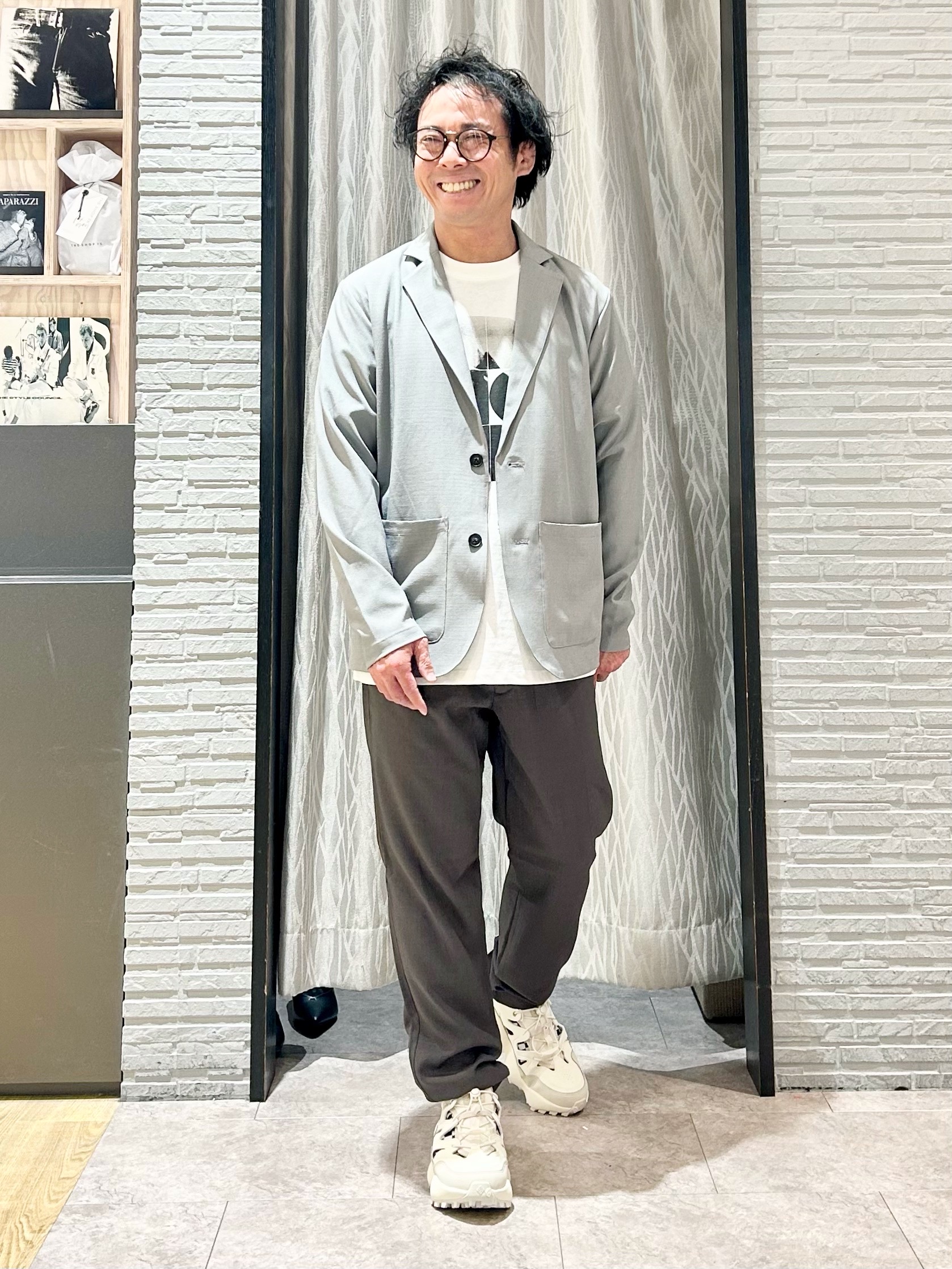 KENJI Iさんの「THE SHOP TK｜【夏コーデの主役に】グラフィックコットン半袖Tシャツ CAT／LANDSCAPE」を使ったコーディネート