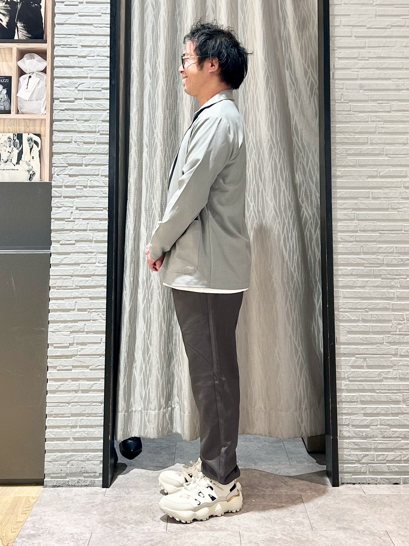 KENJI Iさんの「THE SHOP TK｜【夏コーデの主役に】グラフィックコットン半袖Tシャツ CAT／LANDSCAPE」を使ったコーディネート