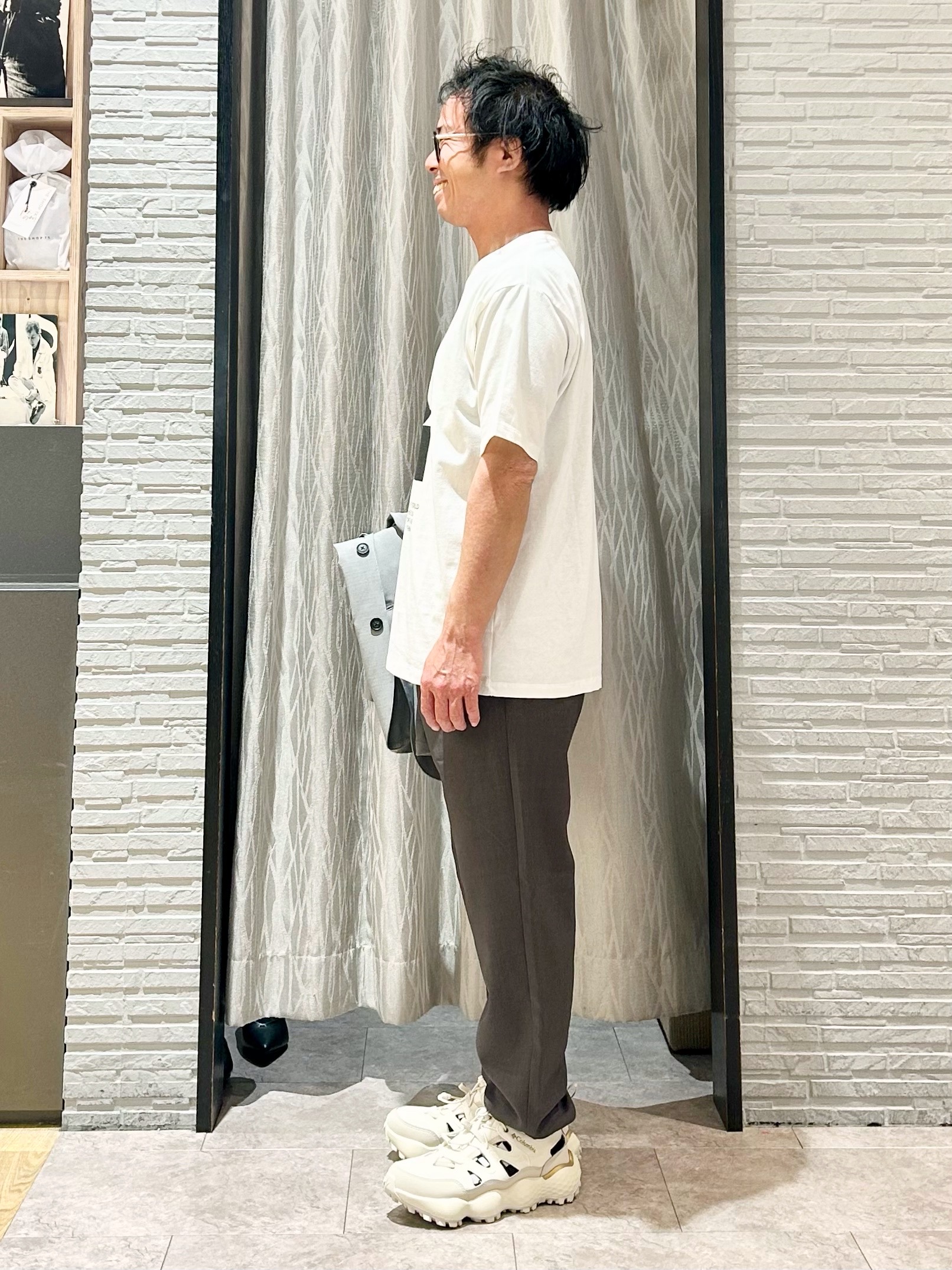 KENJI Iさんの「THE SHOP TK｜【夏コーデの主役に】グラフィックコットン半袖Tシャツ CAT／LANDSCAPE」を使ったコーディネート