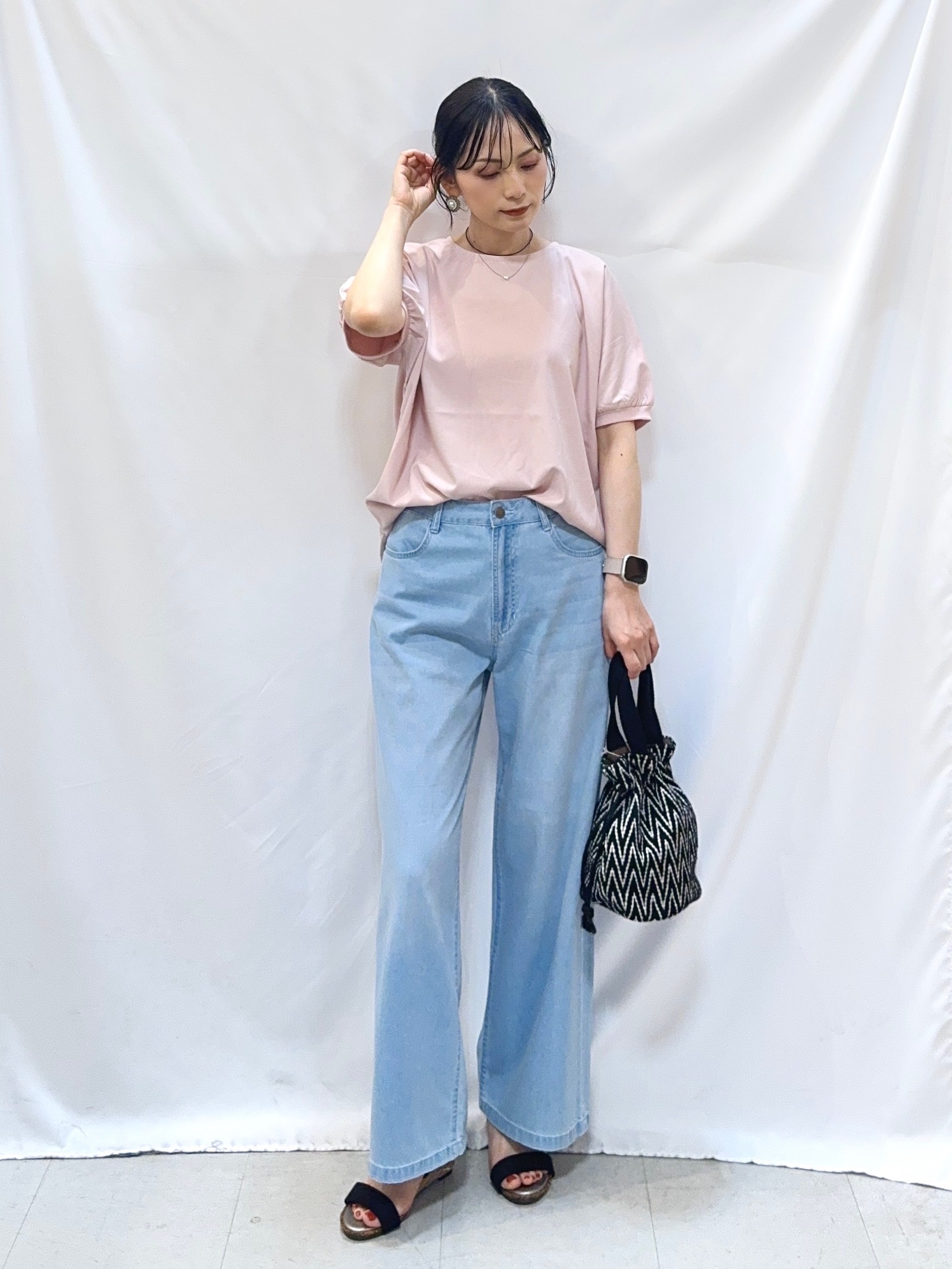𝐇𝐢𝐫𝐨𝐦𝐢さんの「SHOO･LA･RUE｜【ひんやり/洗濯後しわになりにくい】インせず着られる さらっとタッチのドルマンブラウス」を使ったコーディネート