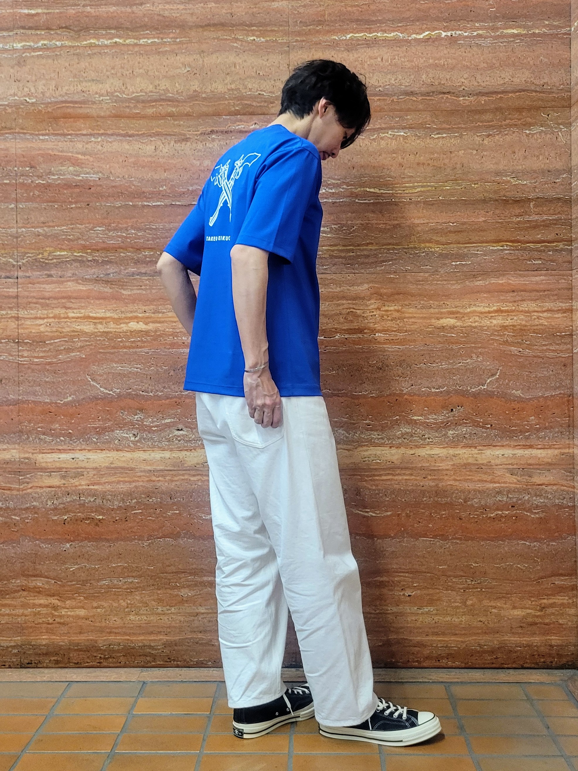 piroyaさんの「TAKEO KIKUCHI｜【BOWLER HAT LABEL】アイスクリアコットン バッククロスピストル 半袖Tシャツ」を使ったコーディネート