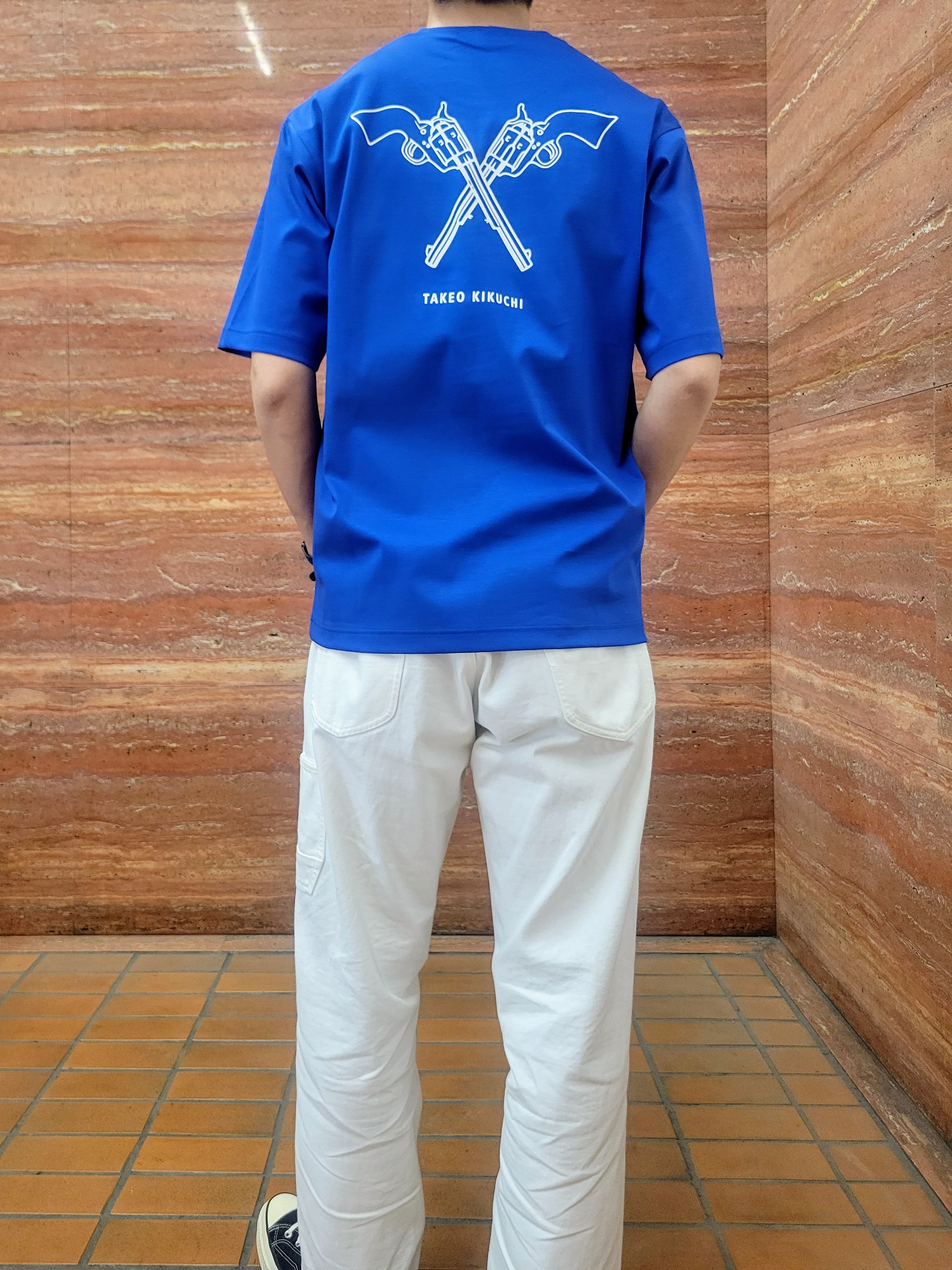 piroyaさんの「TAKEO KIKUCHI｜【BOWLER HAT LABEL】アイスクリアコットン バッククロスピストル 半袖Tシャツ」を使ったコーディネート