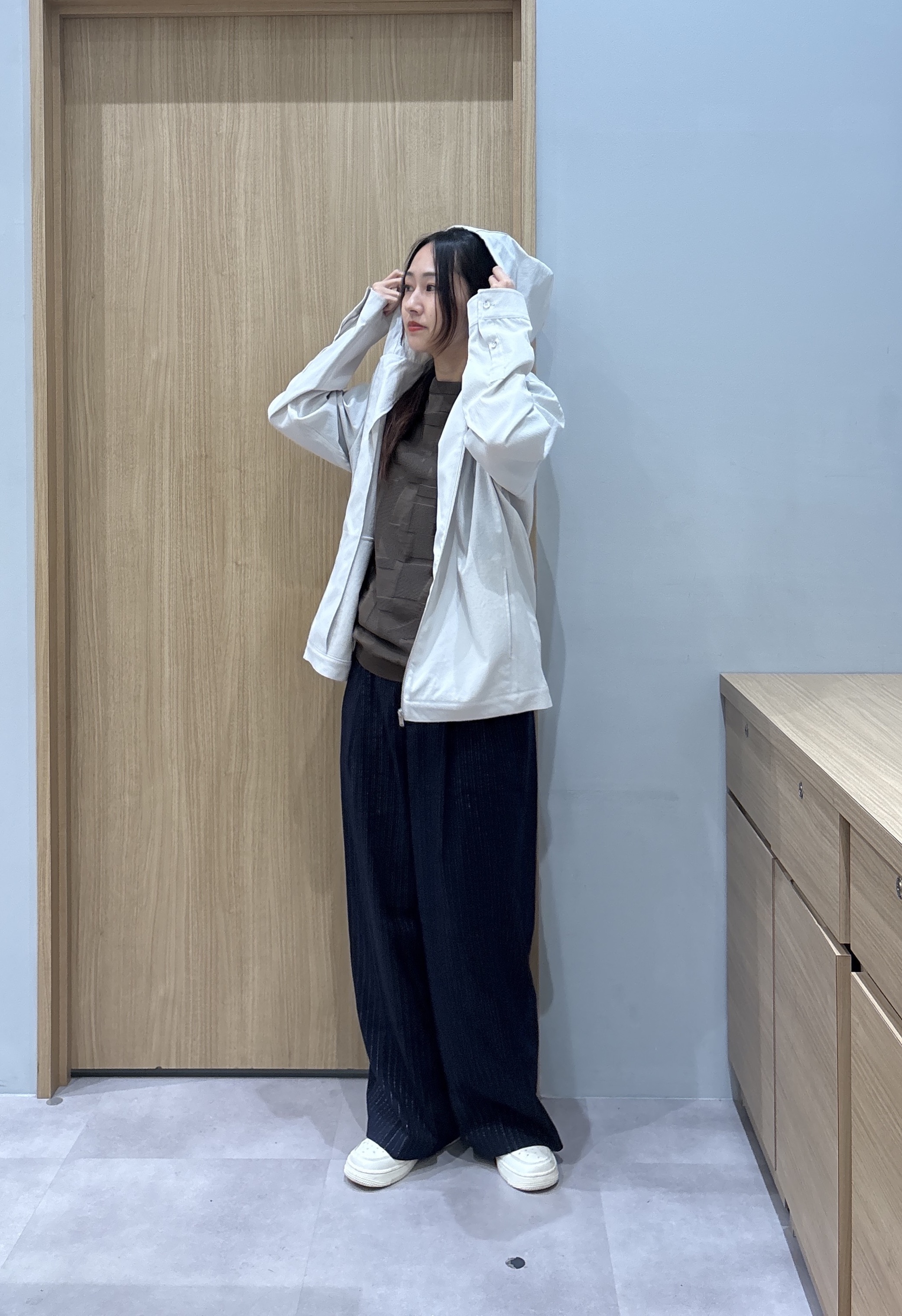 よぴさんの「TAKEO KIKUCHI｜【撥水・洗える・シワになりにくい】 リランチェ（R） フードブルゾン」を使ったコーディネート