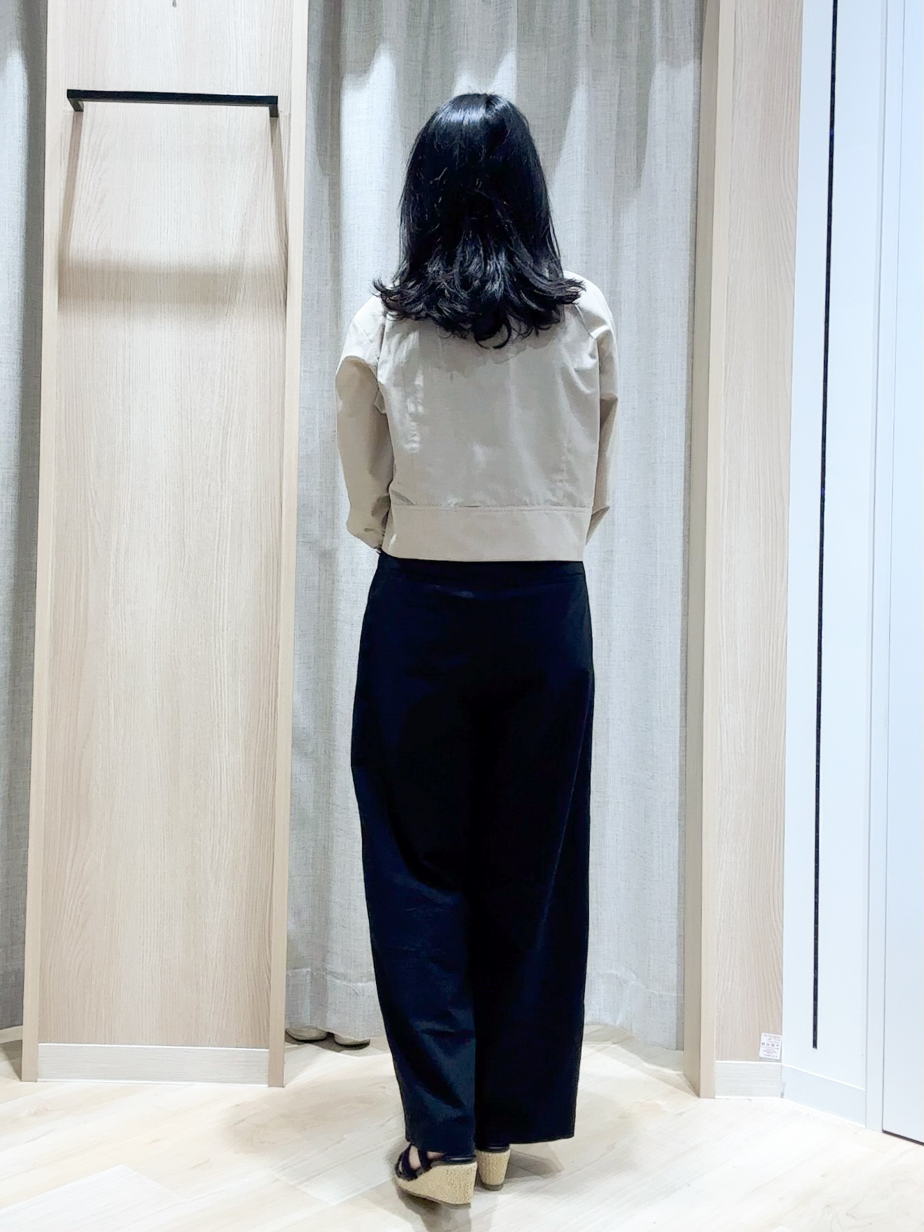 kokoさんの「grove｜【貴島明日香さん着用／イージーケア／接触冷感】麻混クロップドシャツ」を使ったコーディネート
