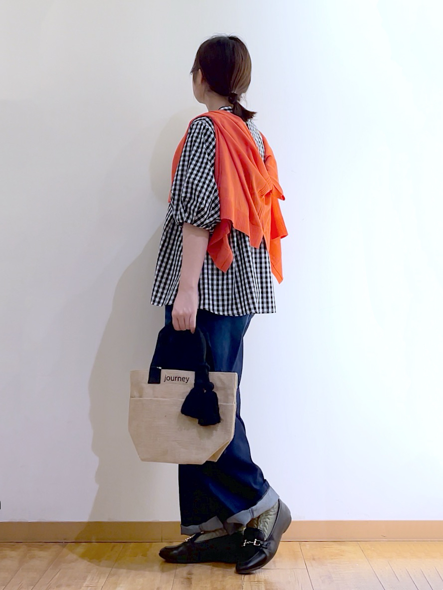 かのさんの「SHOO･LA･RUE｜【ひんやり/洗濯機可/S-LL】オンにもオフにも マルチに使えるボタンレスカーディガン」を使ったコーディネート